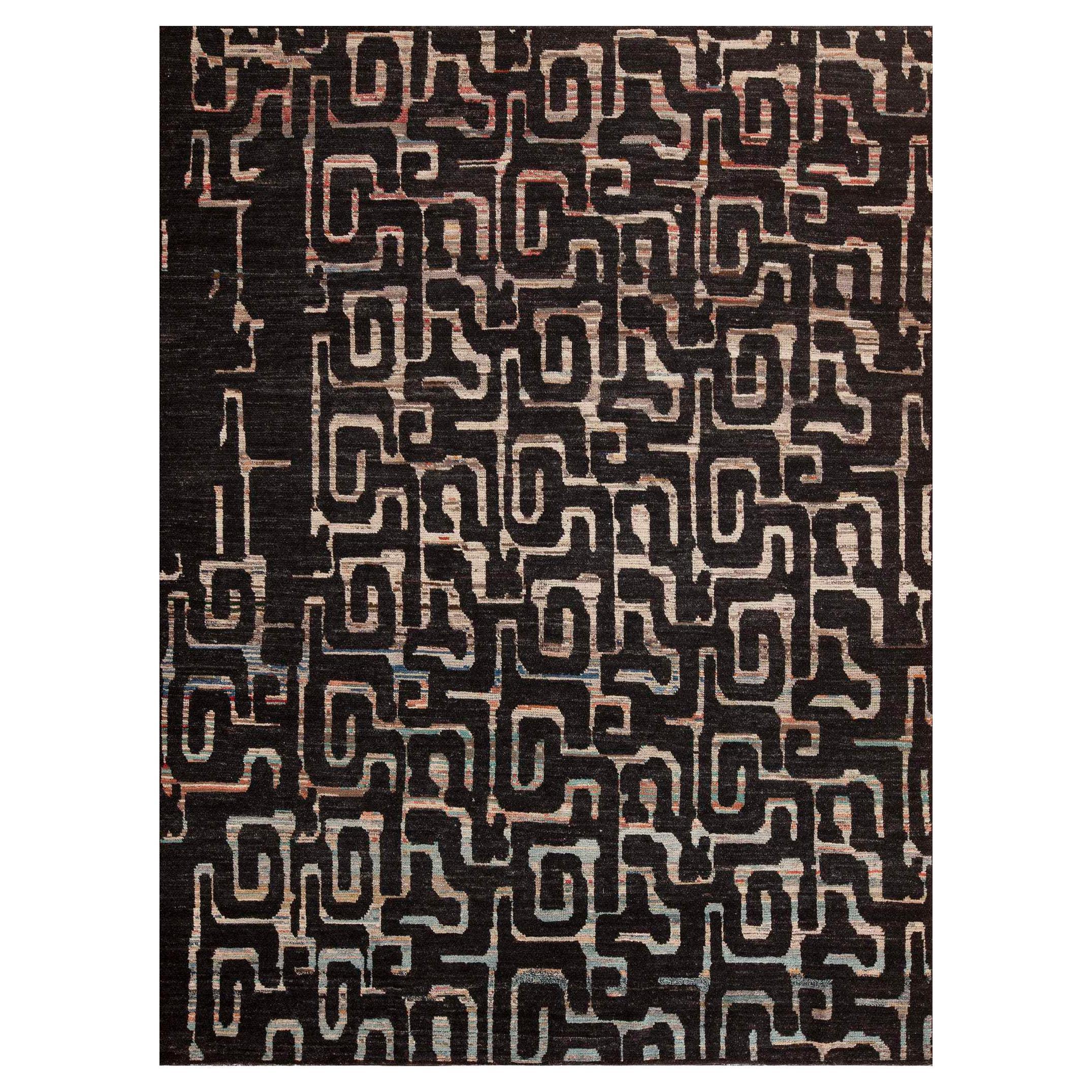 Nazmiyal Collection Meandering Labyrinth Pattern Modern Area Rug 7'6" x 9'9" For Sale