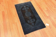 Medallion Design Antique Chinese Rug. 2 ft 3 in x 4 ft