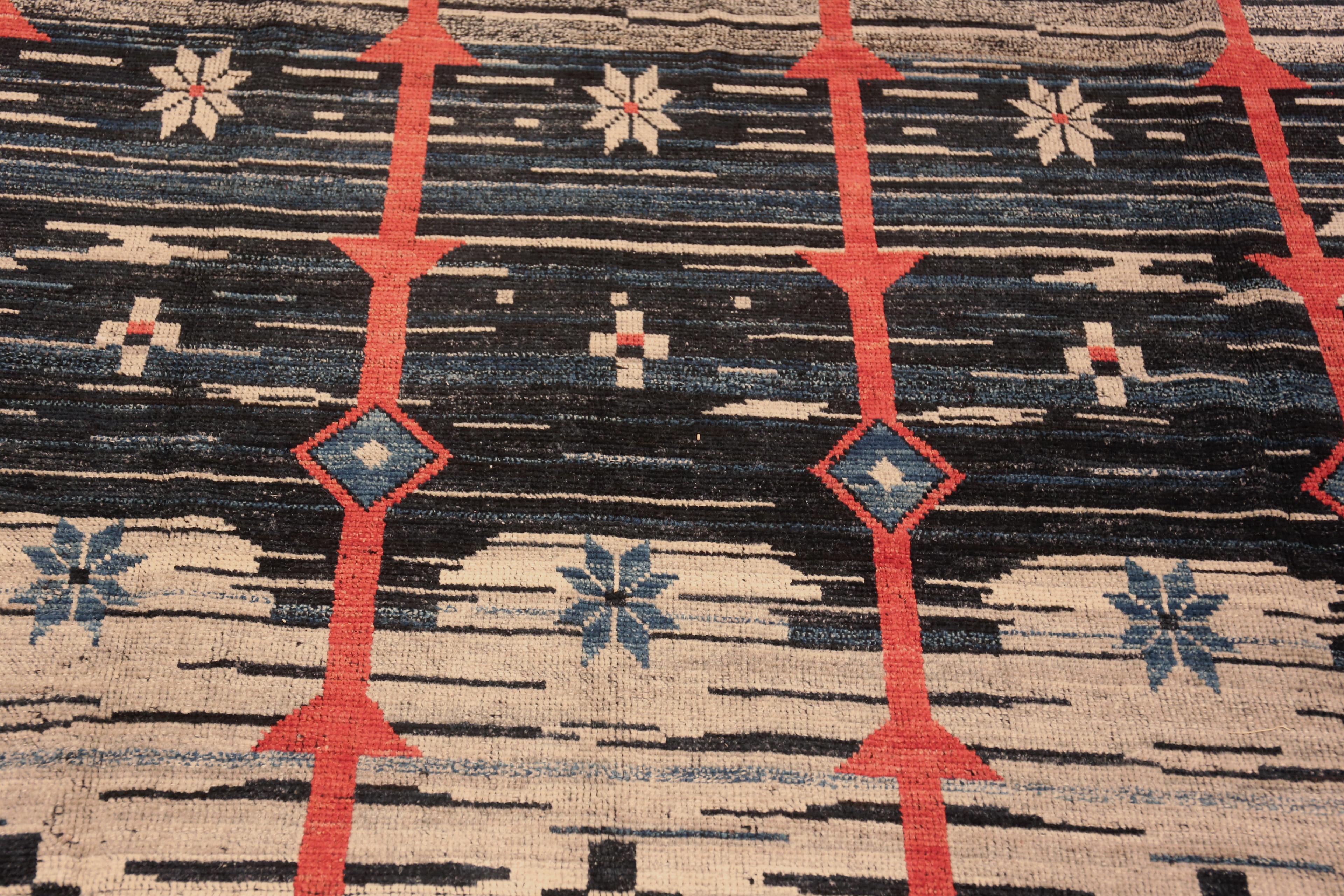 Centrasiatique Tapis de la collection Nazmiyal, design moderne du milieu du siècle dernier, 9 pieds 5 po. x 12 pieds 3 po. en vente