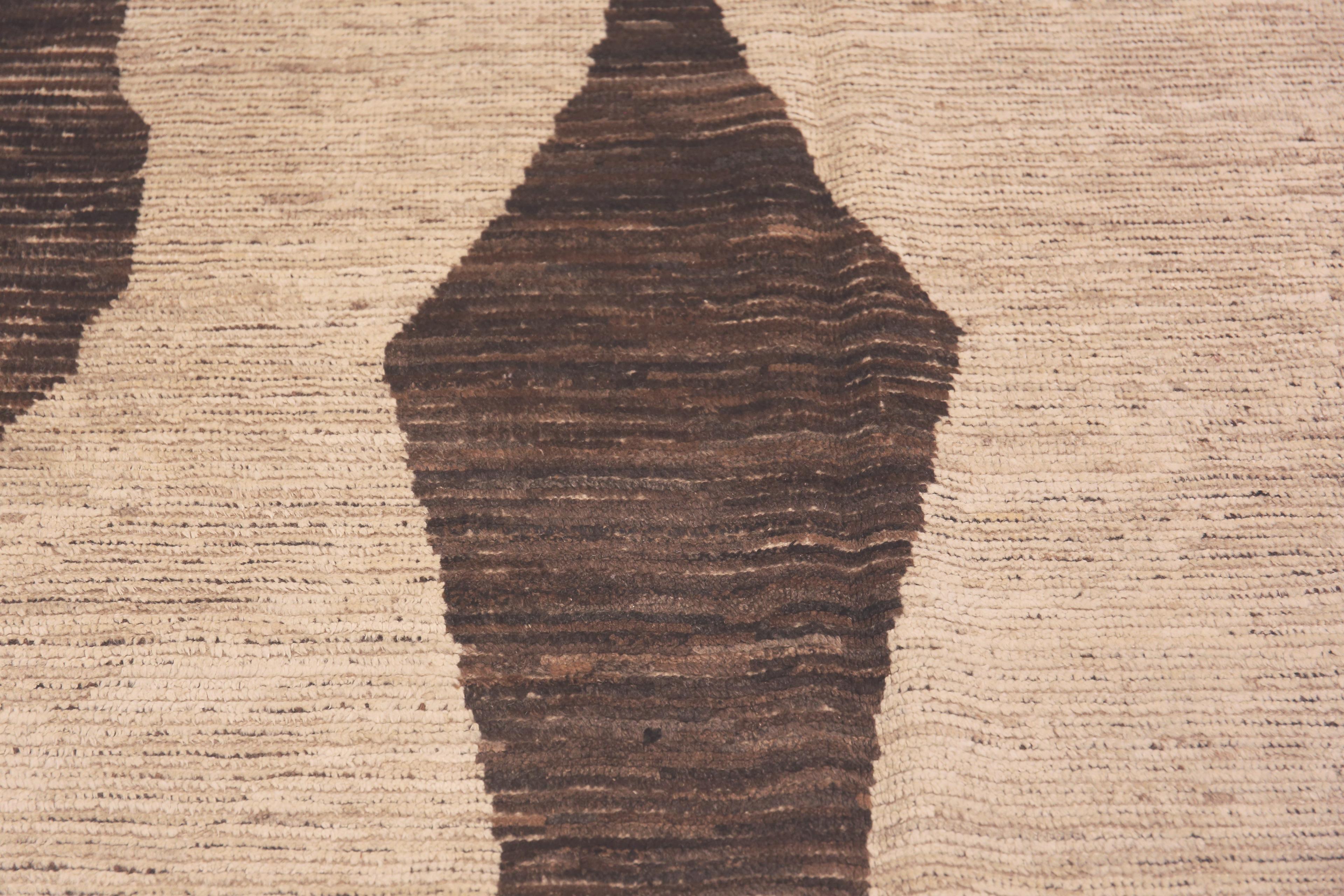 Autre Tapis moderne d'Asie centrale de la collection Nazmiyal, 10 pieds 4 po. x 14 pieds 4 po. en vente