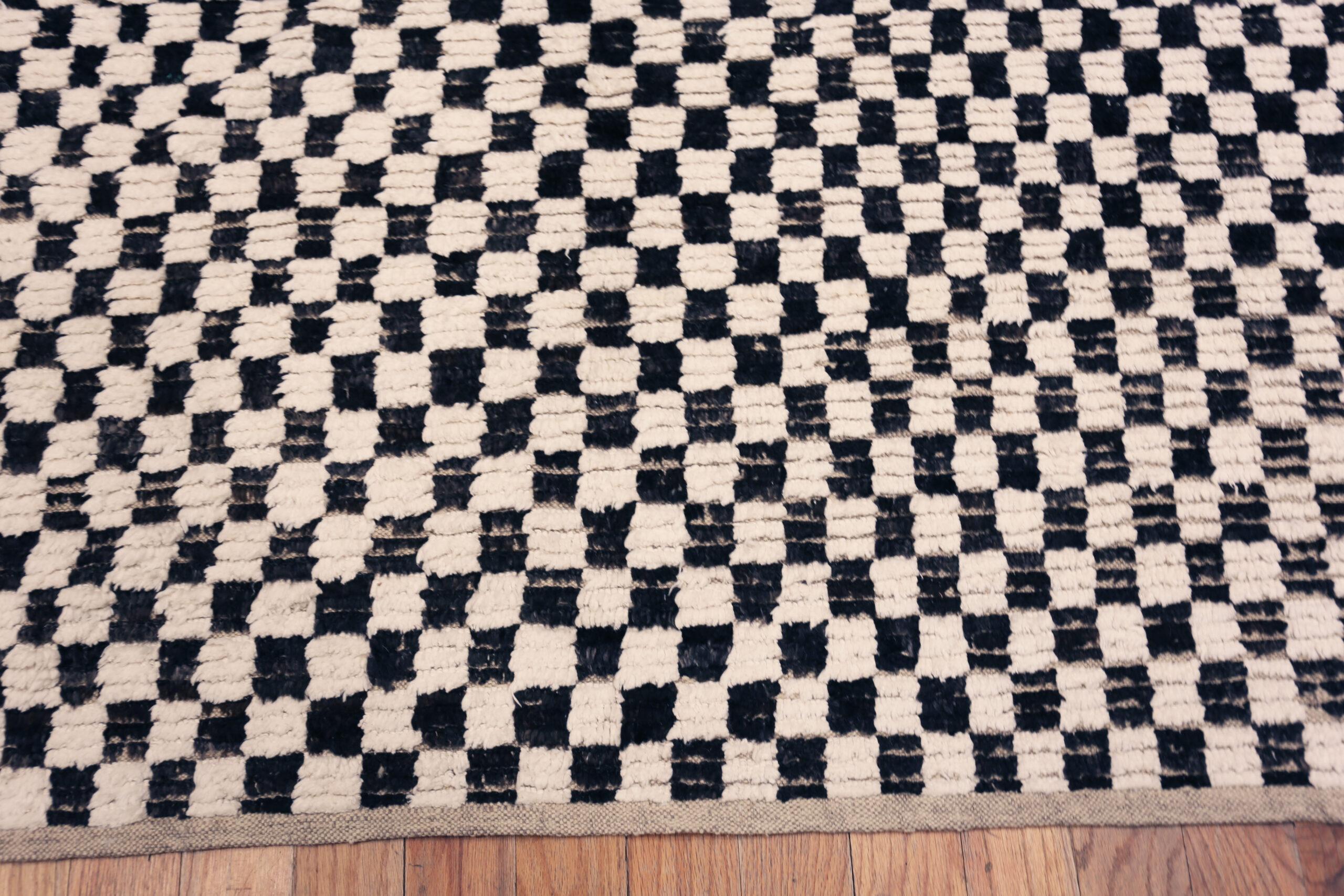 Afghano Tappeto Nazmiyal Collection con design a scacchiera moderno 9 ft 5 in x 11 ft 11 in in vendita