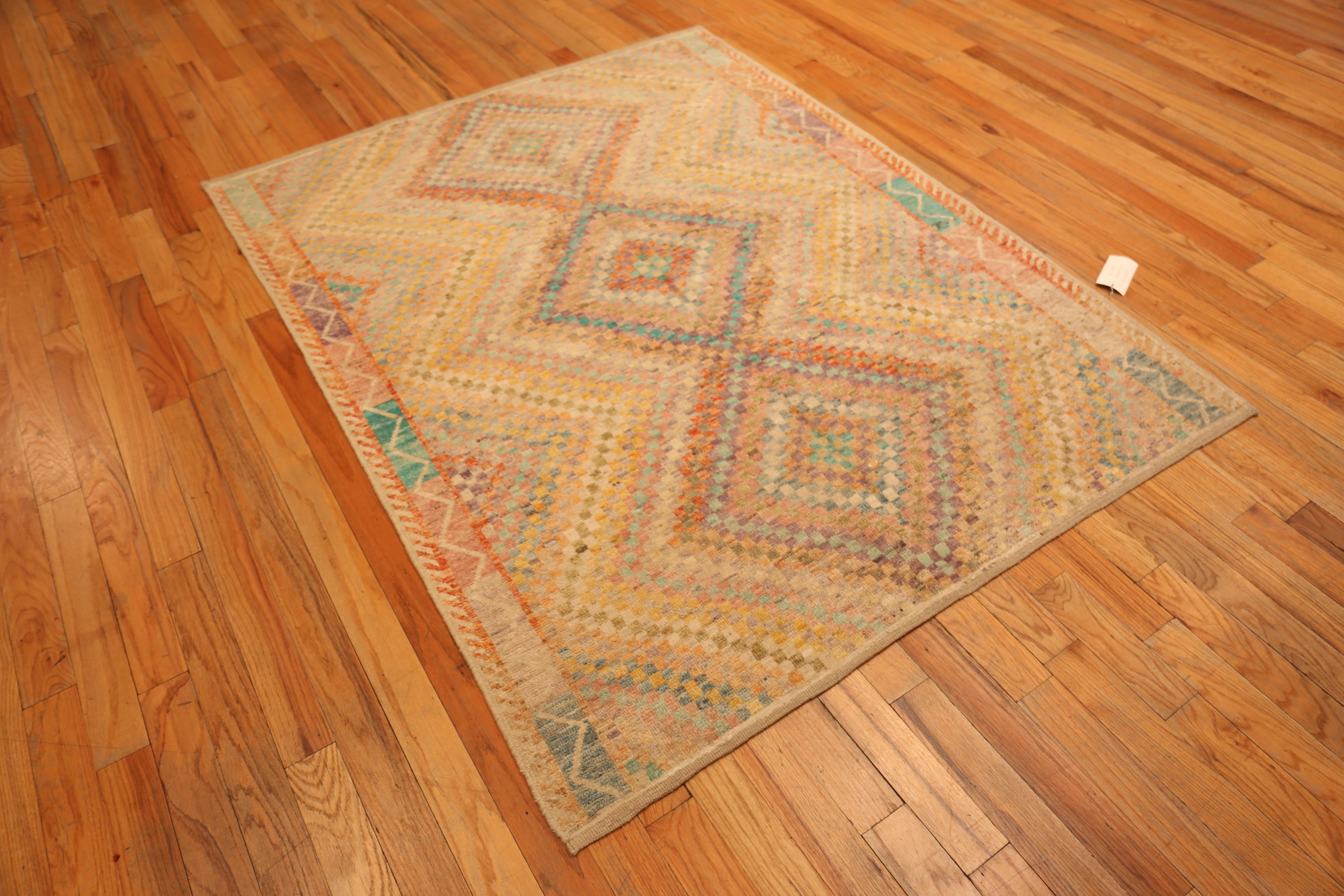 Persiano Tappeto Geometrico Moderno Contemporaneo Collection Nazmiyal 5 ft 2 in x 6 ft 8 in in vendita