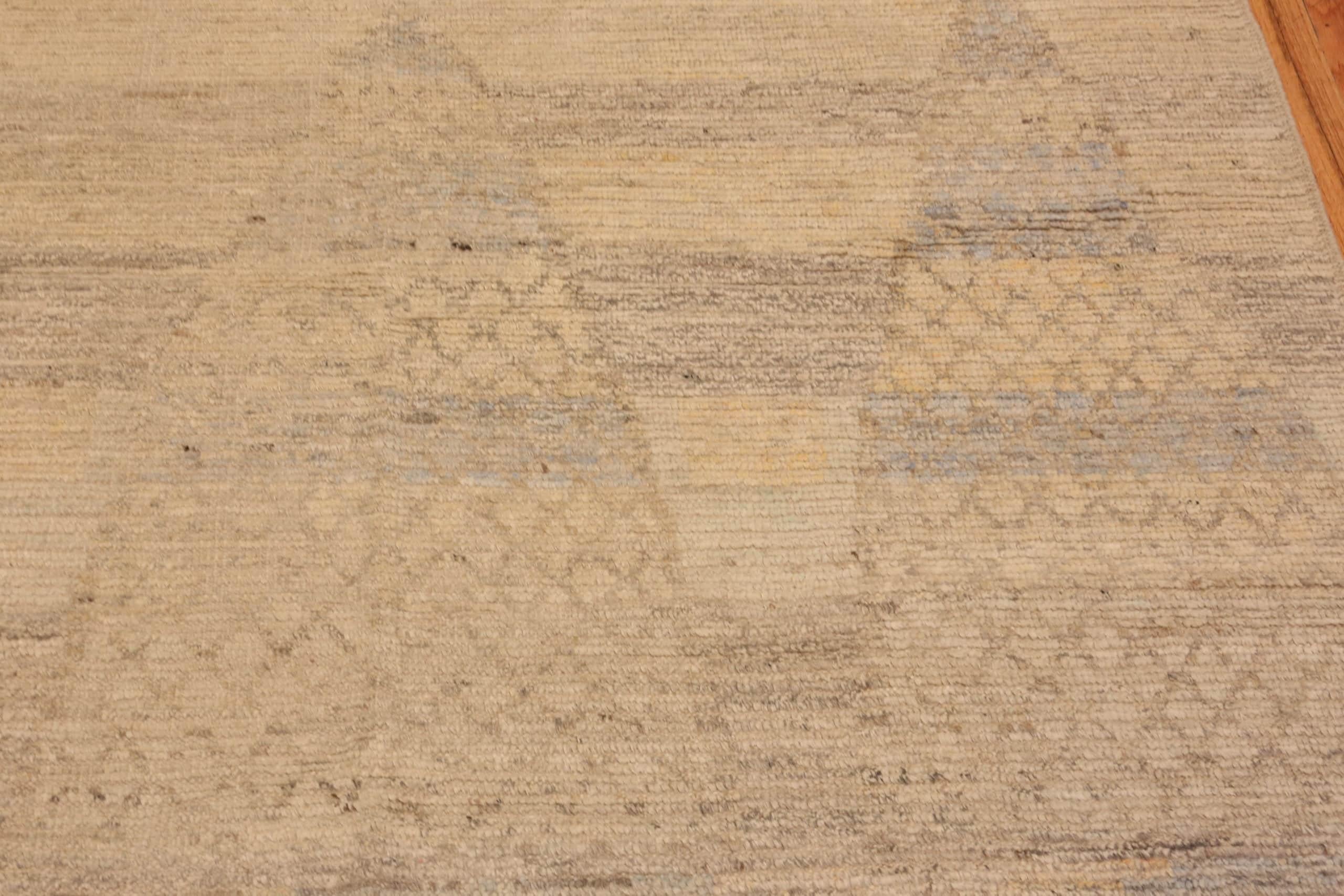 Contemporary Nazmiyal Collection Modern Distressed Decorative Rug. 15 ft 4 in x 20 ft 10 in For Sale