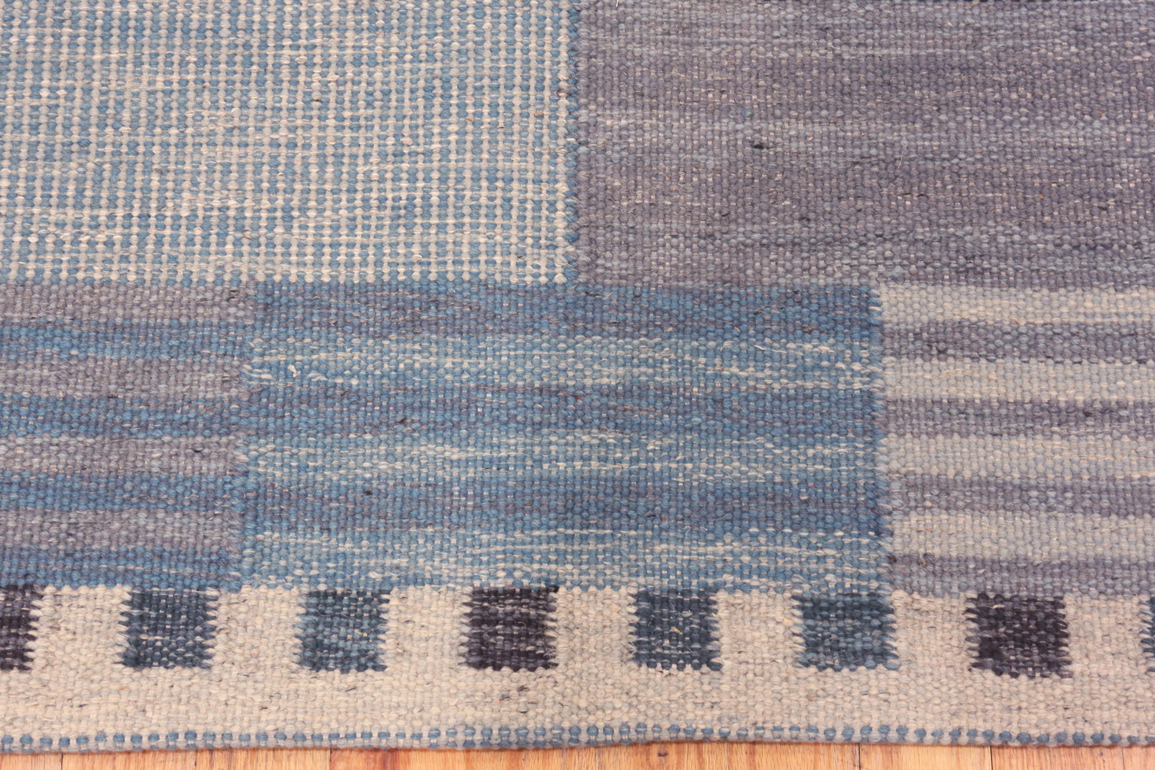 Nazmiyal Collection Modern Swedish Inspired Rug. 9 ft 2 in  x 12 ft 1 in  In New Condition For Sale In New York, NY