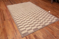 Nazmiyal Collection Modern Light Grey and Ivory Color Room Size Rug 6'6" x 9'6"
