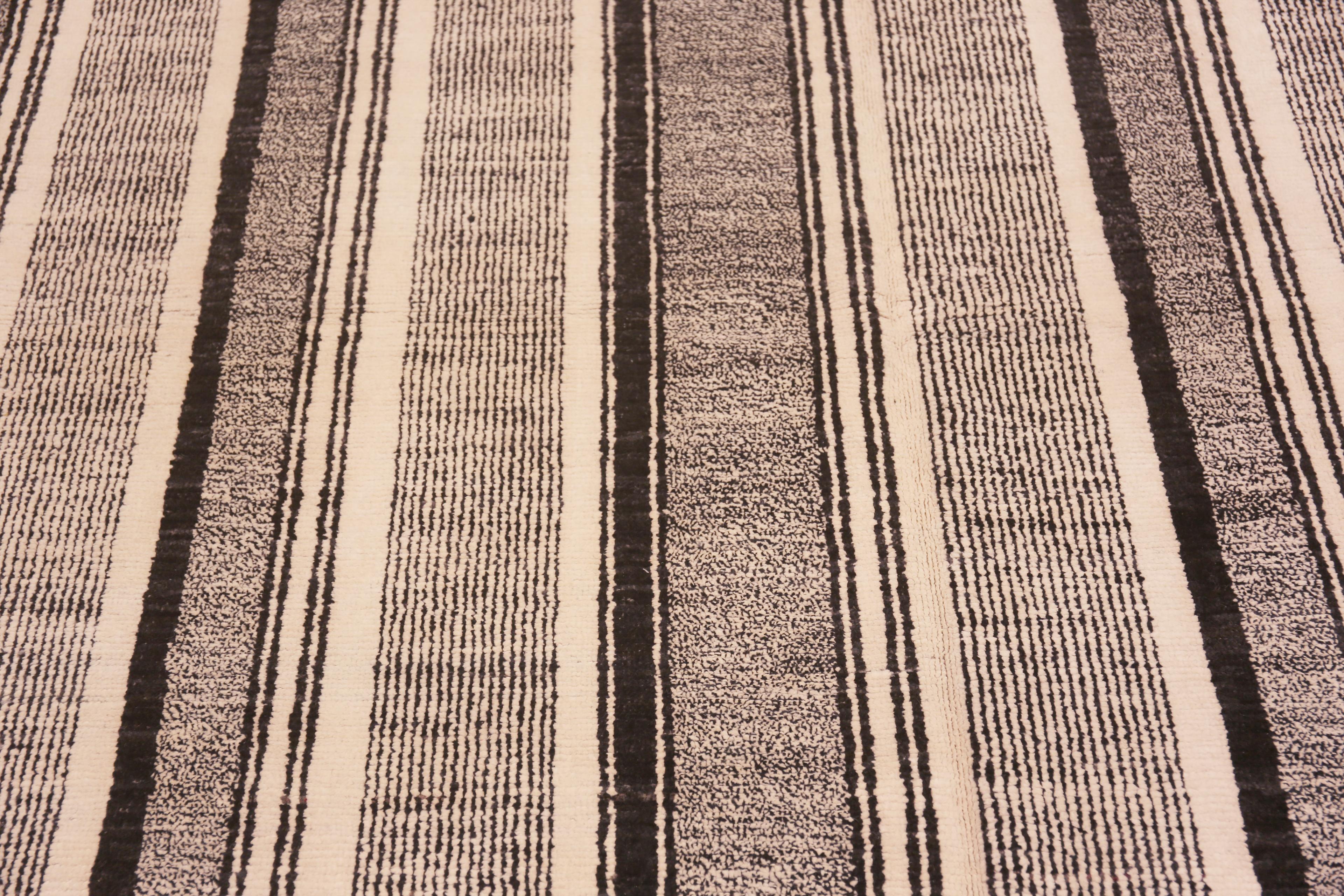 Hand-Knotted Nazmiyal Collection Modern Room Size Stripped Design Area Rug 7'4