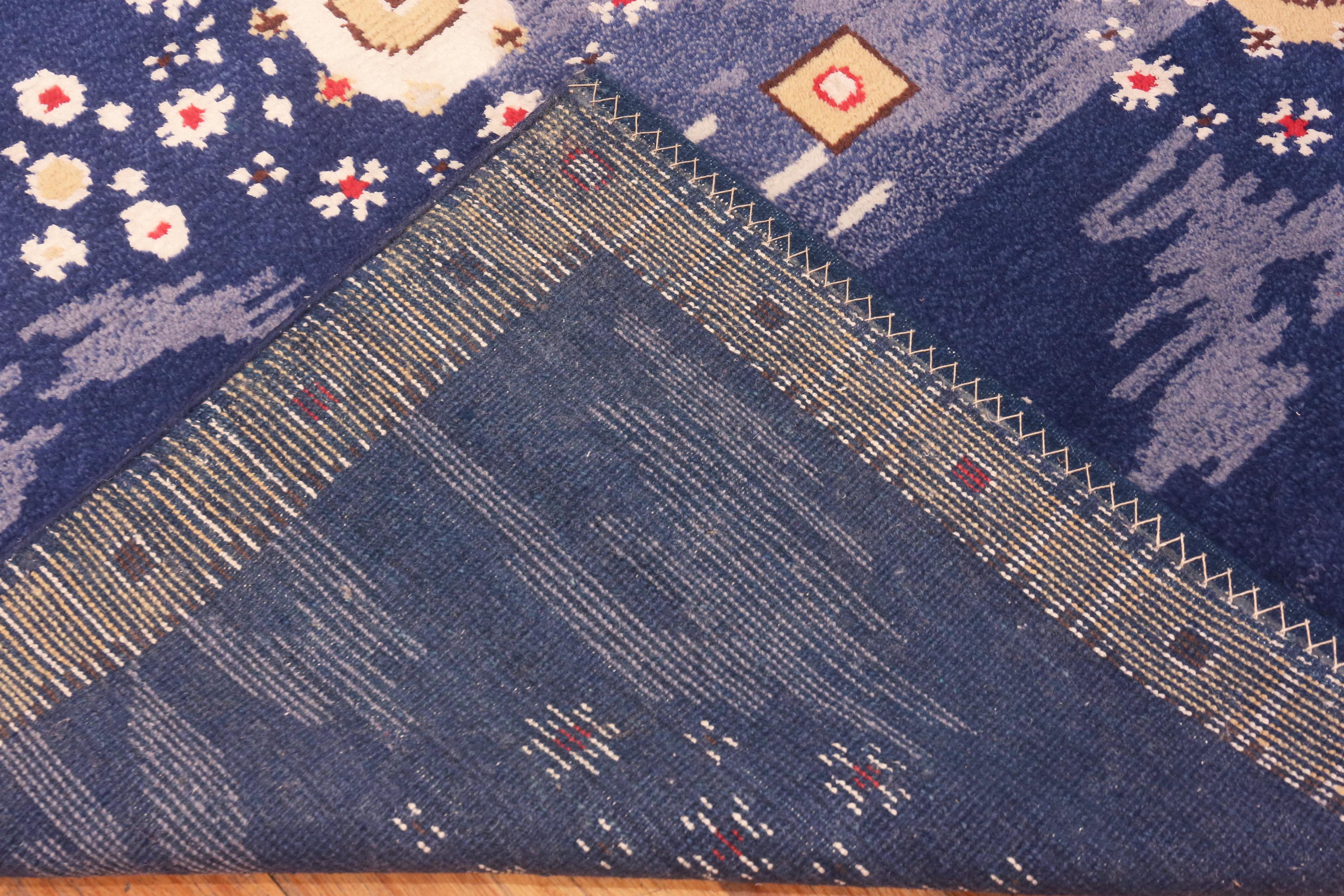 Blue Stunning Modern Silk And Wool Swedish Inspired Rug, Country of Origin: India. Circa date: Modern. Size: 9 ft 2 in x 12 ft 9 in (2.79 m x 3.89 m)

