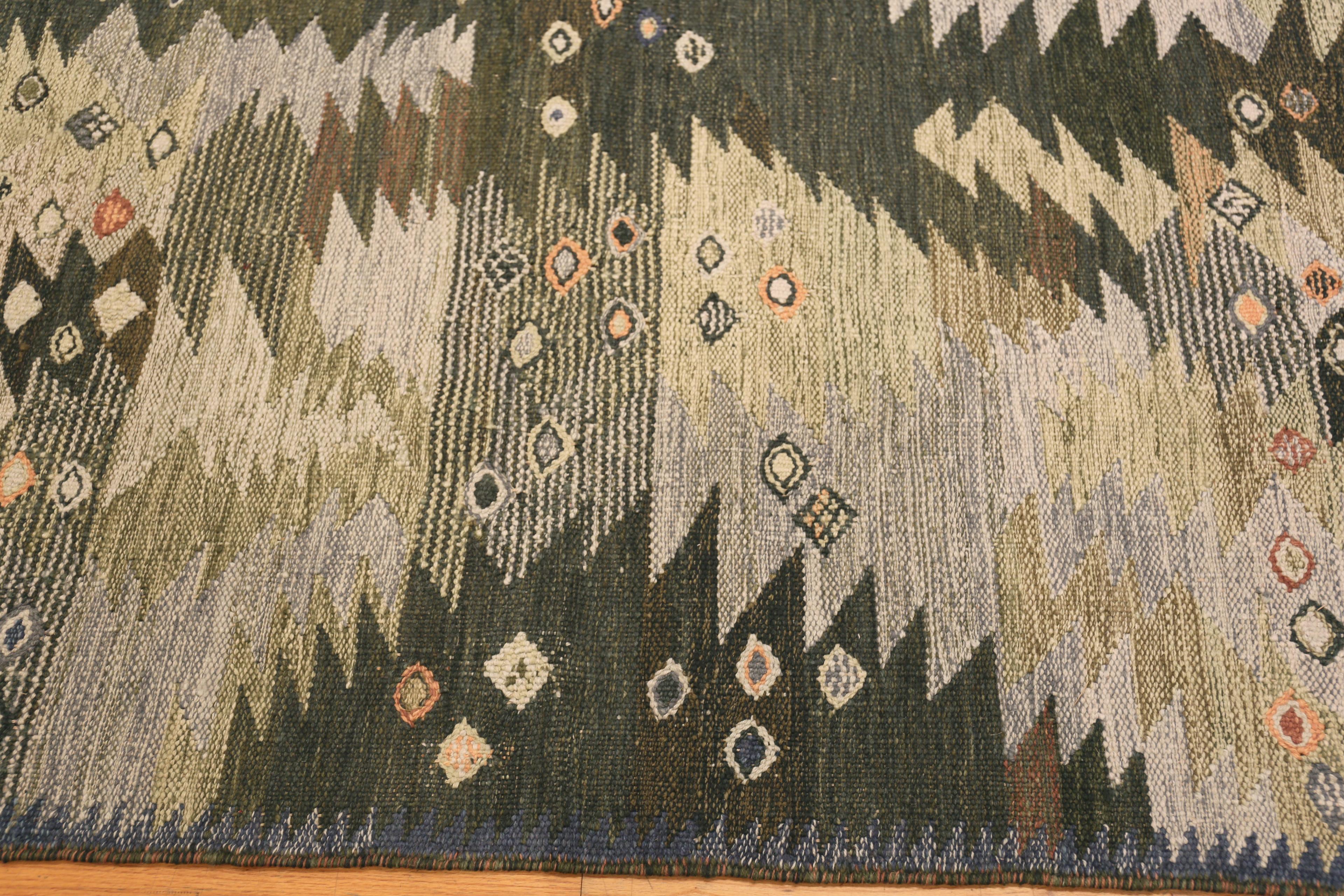 Nazmiyal Collection Tappeto moderno svedese Kilim & Kilim 6 ft 3 in x 9 ft In condizioni buone in vendita a New York, NY