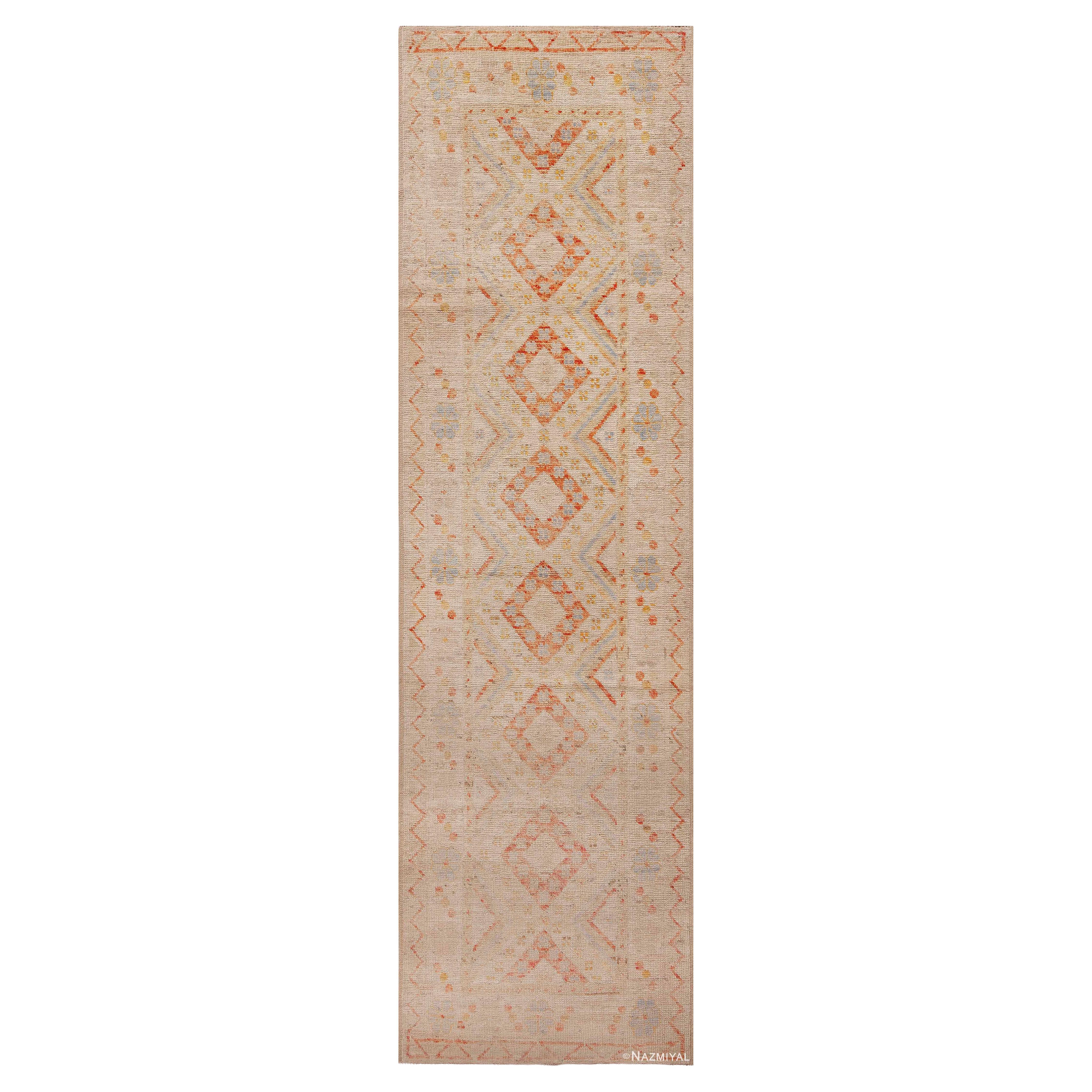 Collection Nazmiyal, tapis de couloir rustique tribal et géométrique moderne 2'11" x 9'10"
