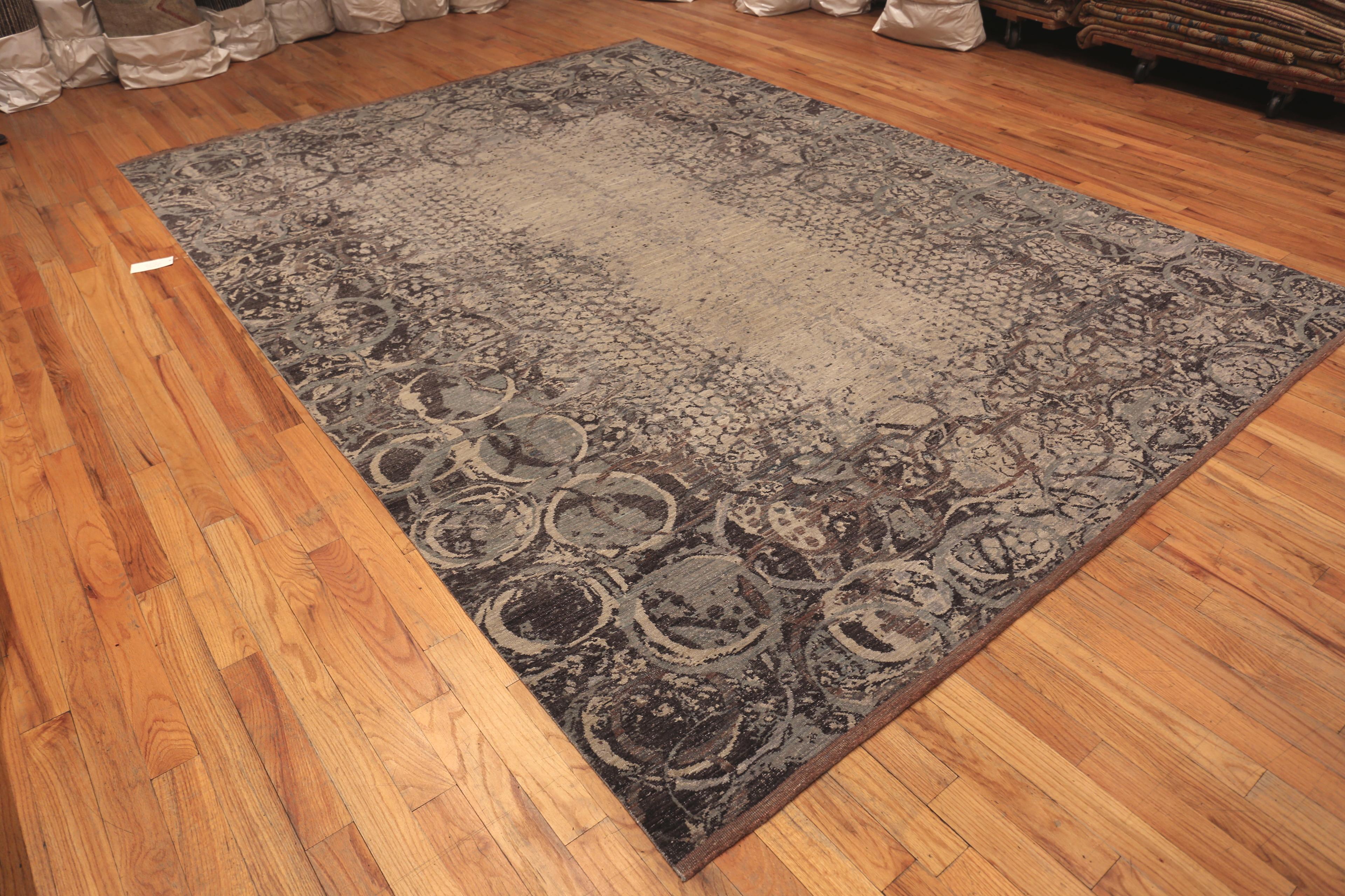 Nazmiyal Collection Nature Inspired Modern Transitional Rug. 9 ft x 12 ft 4 in In New Condition For Sale In New York, NY