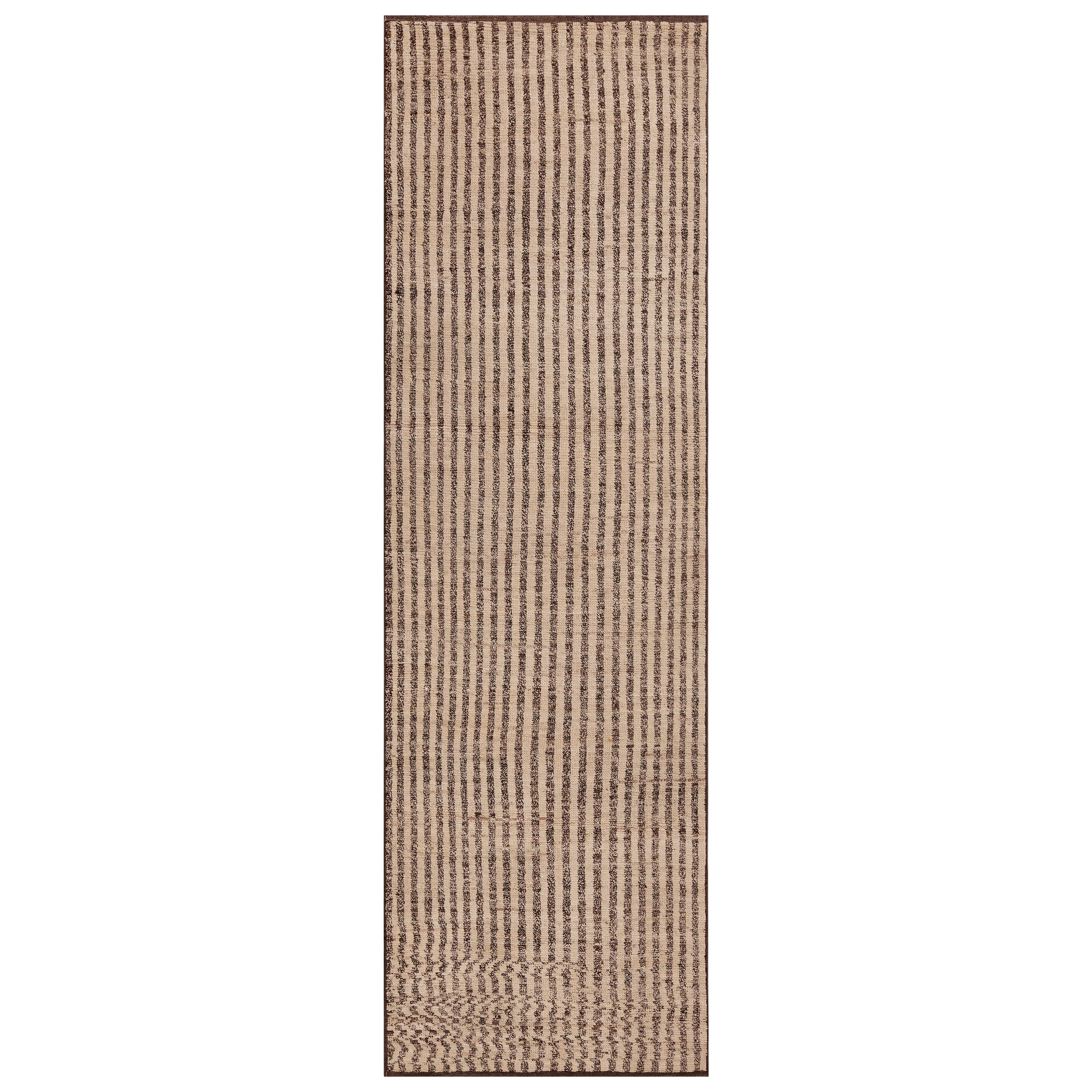 Collection Nazmiyal Collection neutre marron rayée moderne Tapis de course 3 ft x 9 ft 9 in en vente