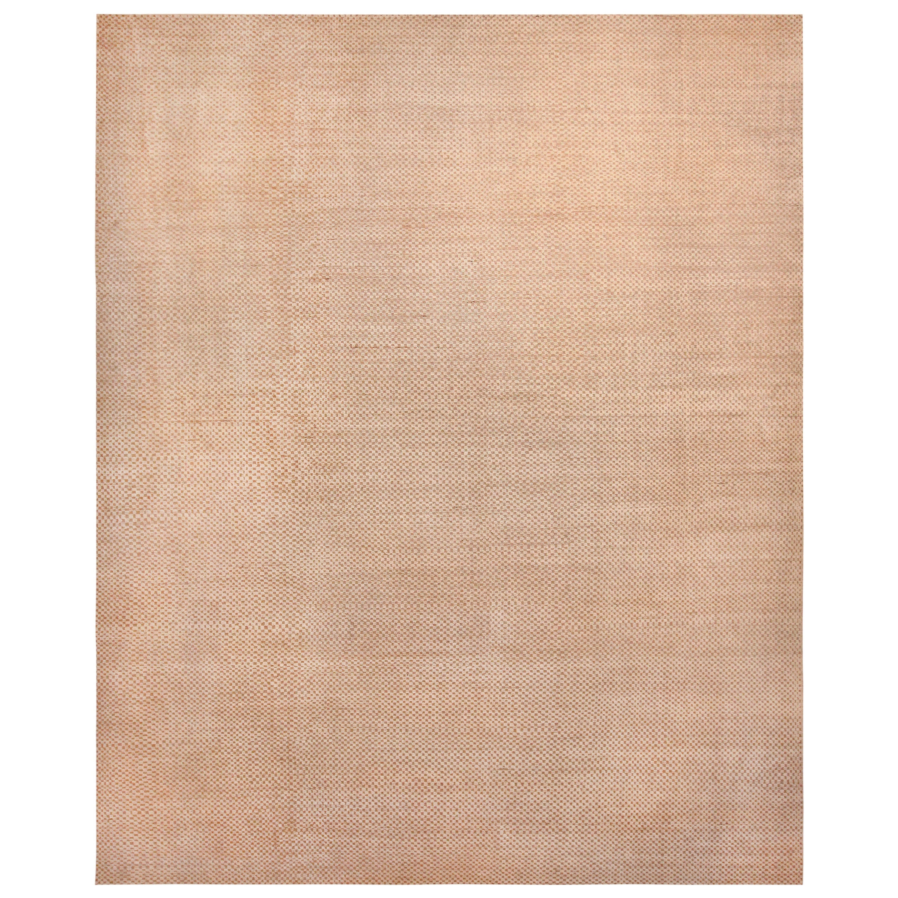 Nazmiyal Kollektion Neutralfarbener moderner zentralfarbener zentralasiatischer Teppich. 12 ft 4 in x 15 ft im Angebot