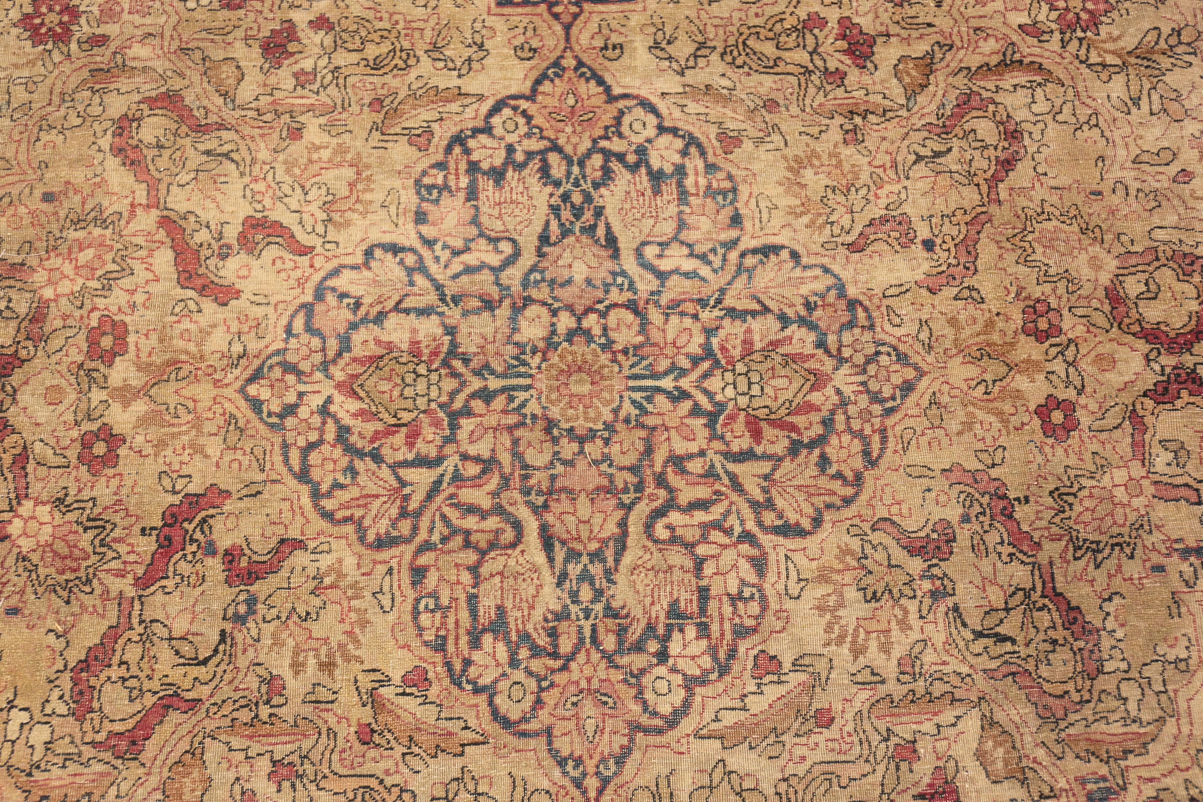 Kirman Tappeto Nazmiyal Collection Neutral Floral Antique Kerman 12 ft 5 in x 15 ft 4 in in vendita