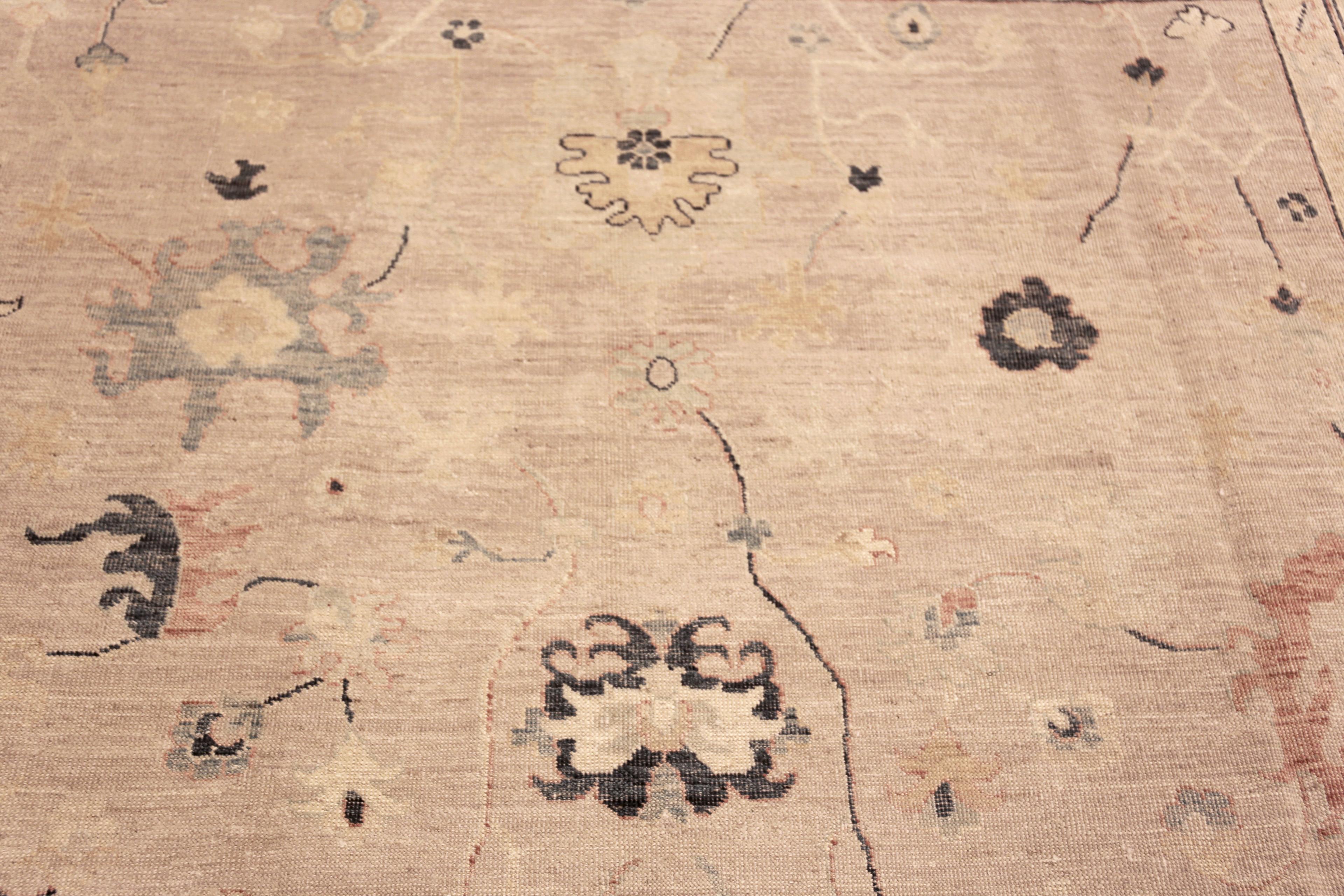 Moderne Collection Nazmiyal, couleur claire neutre, tapis turc Oushak moderne de 8'4