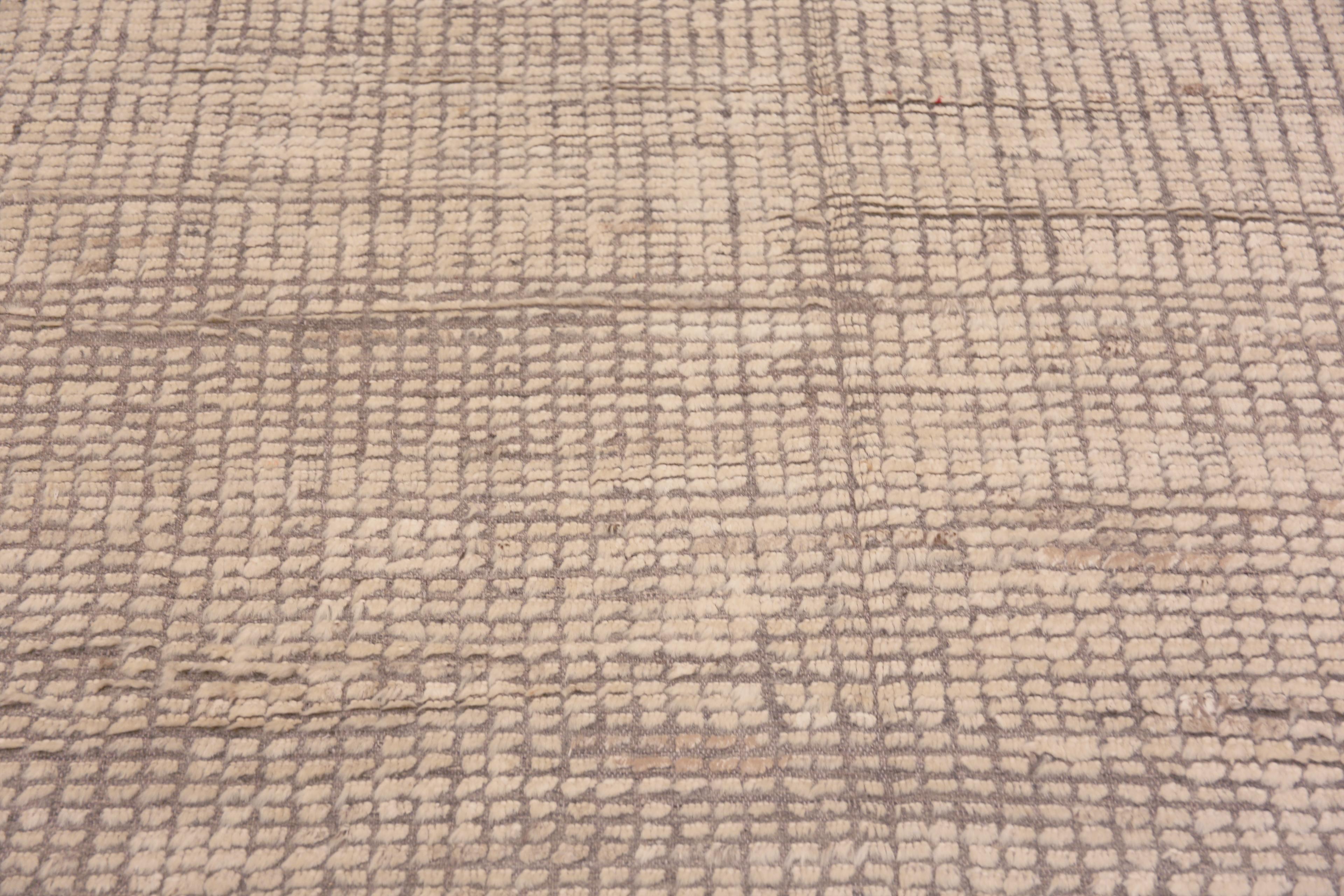 Nazmiyal Collection Neutral Minimalist Cream Color Modern Rug 13'10