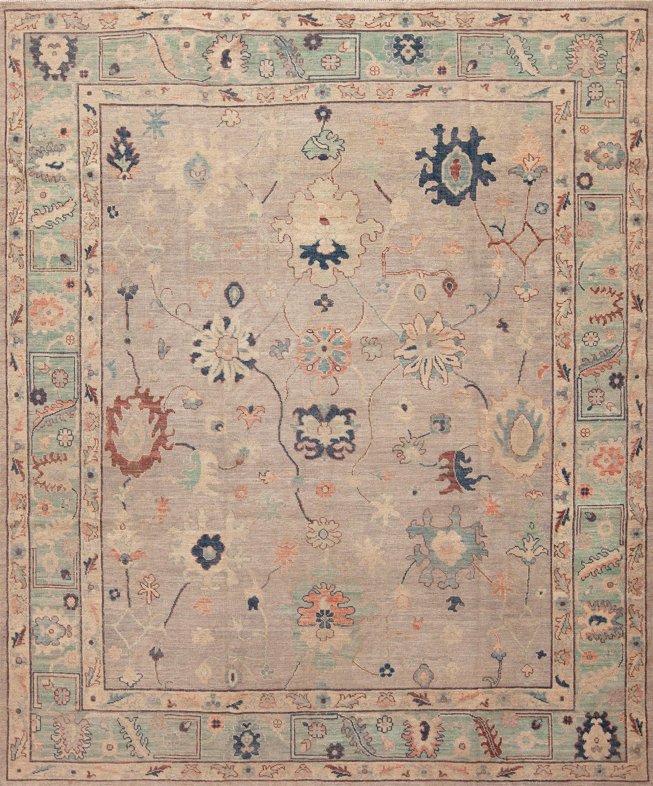 Lovely Soft Neutral Room Size Modern Turkish Oushak Design Area Rug, Country of Origin : Asie centrale, Circa Date : Tapis moderne