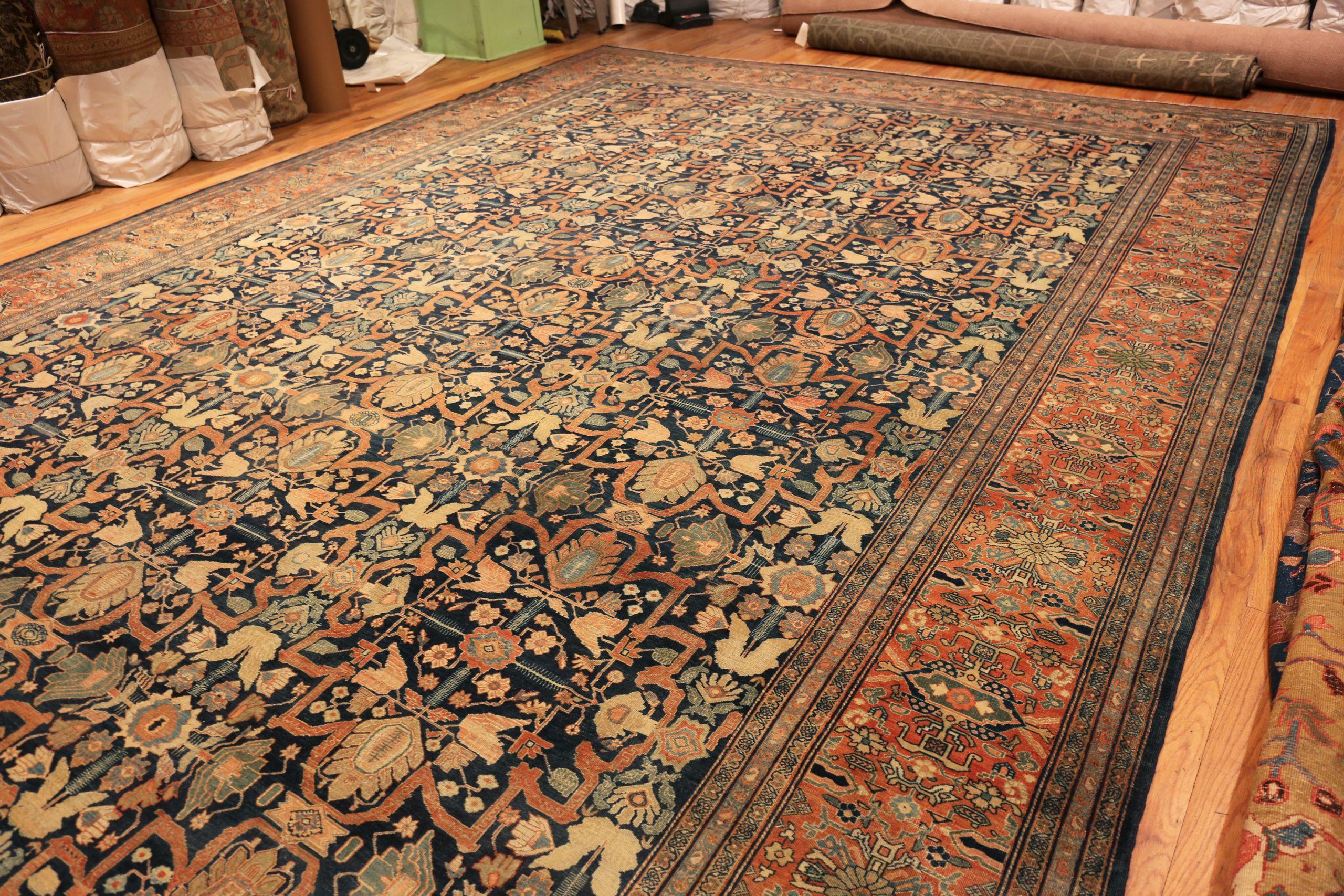 Persiano Nazmiyal Collection Tappeto antico persiano oversize Sarouk Farahan 14ft x 20ft 2in in vendita