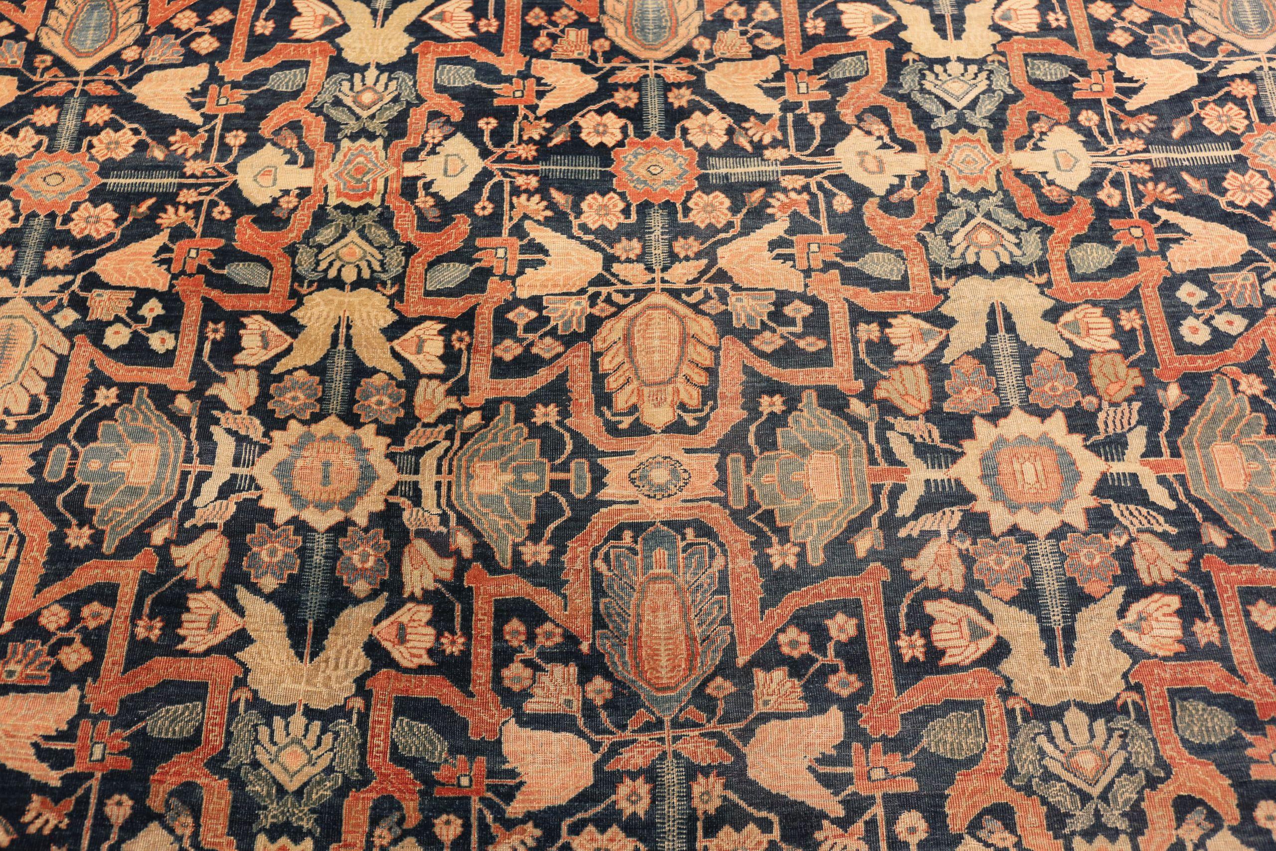 XX secolo Nazmiyal Collection Tappeto antico persiano oversize Sarouk Farahan 14ft x 20ft 2in in vendita