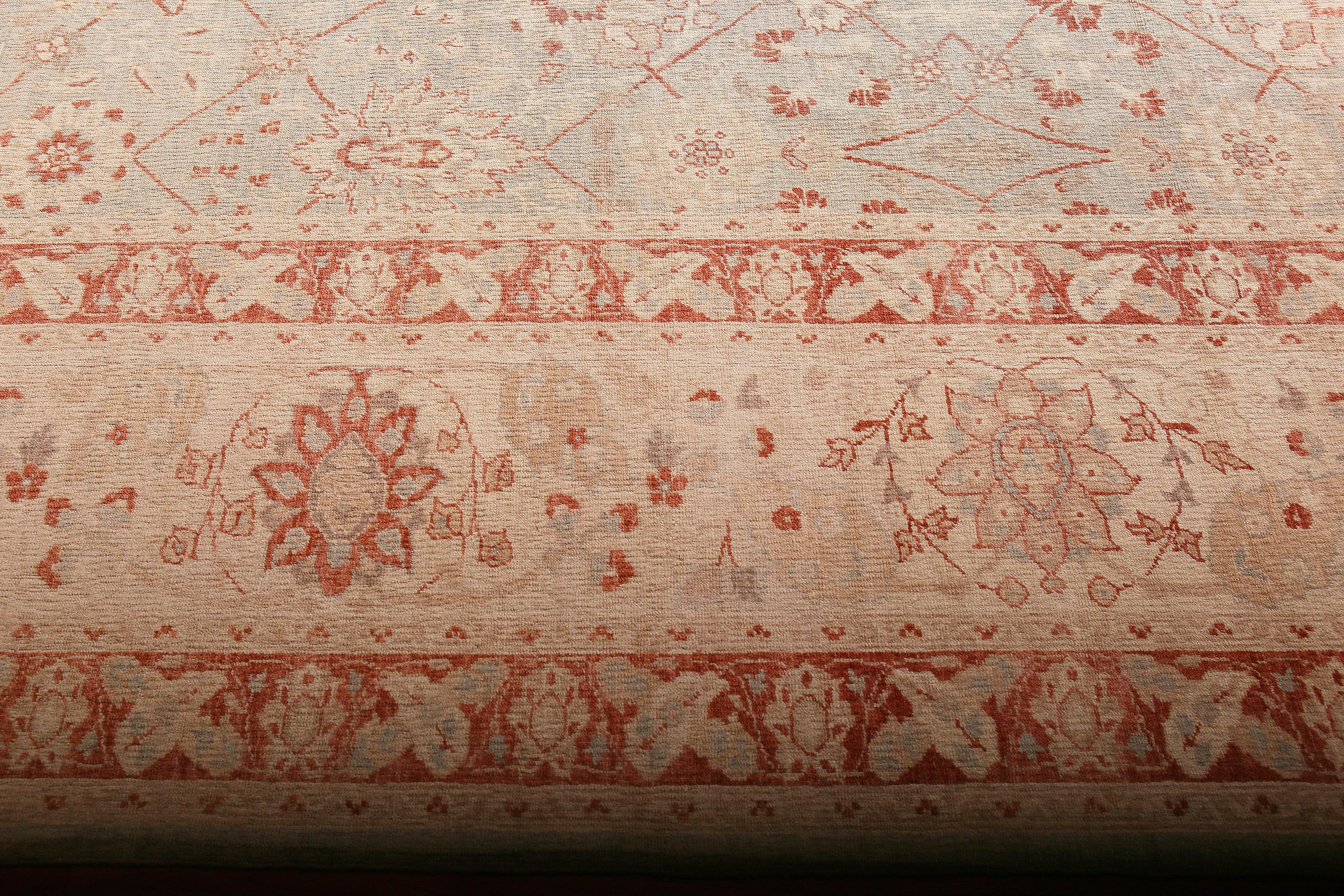 Übergroßer türkischer Tabriz Vase Design Teppich, Herkunftsland: Türkei, Entstehungszeit: Modern