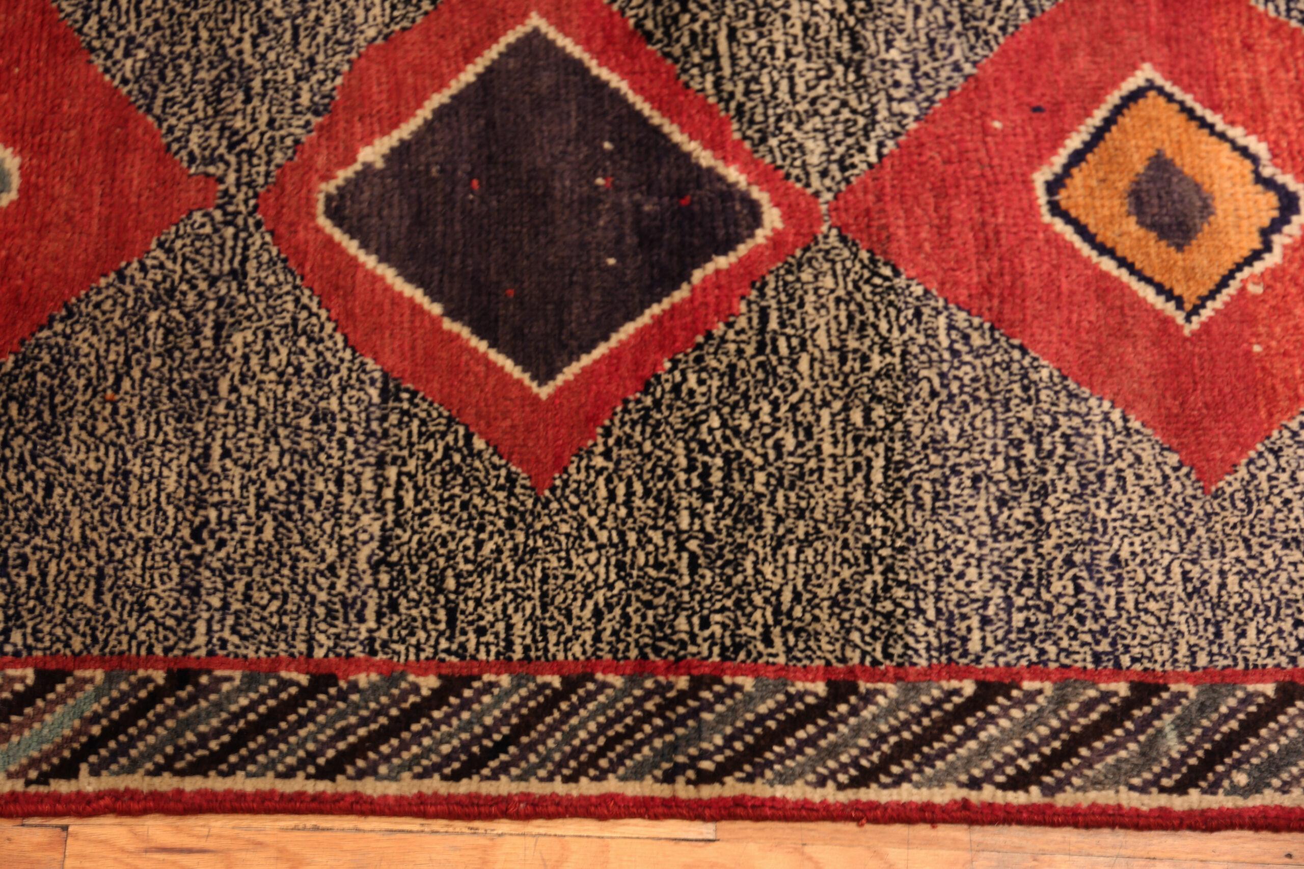 Nazmiyal Collection persischen Gabbeh Teppich mit Diamant 2 ft 6 in x 4 ft 7 in (Persisch) im Angebot