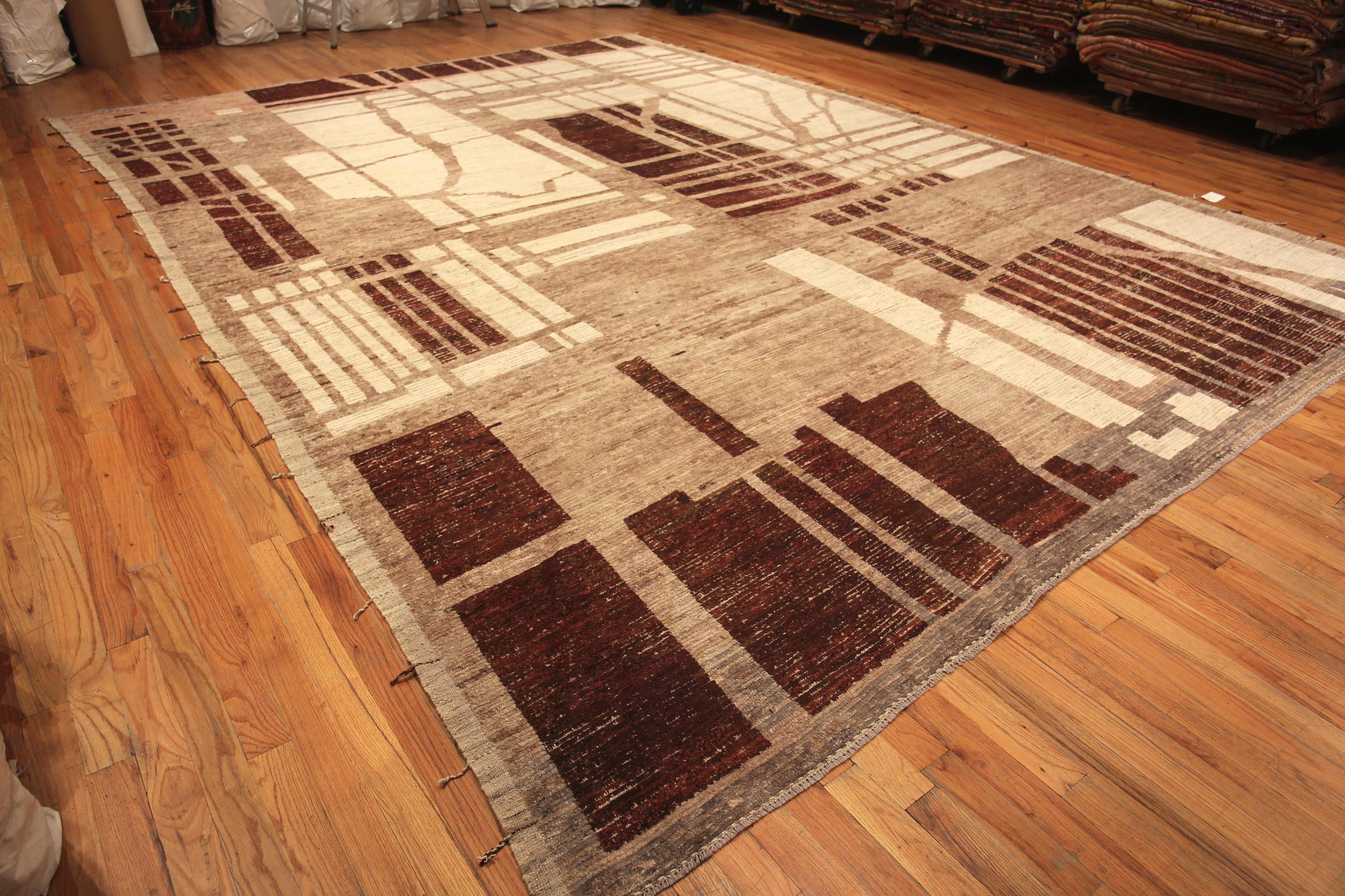 Hand-Knotted Nazmiyal Collection Primitive Design Central Asian Rug. 13 ft 3 in x 17 ft 10 in For Sale