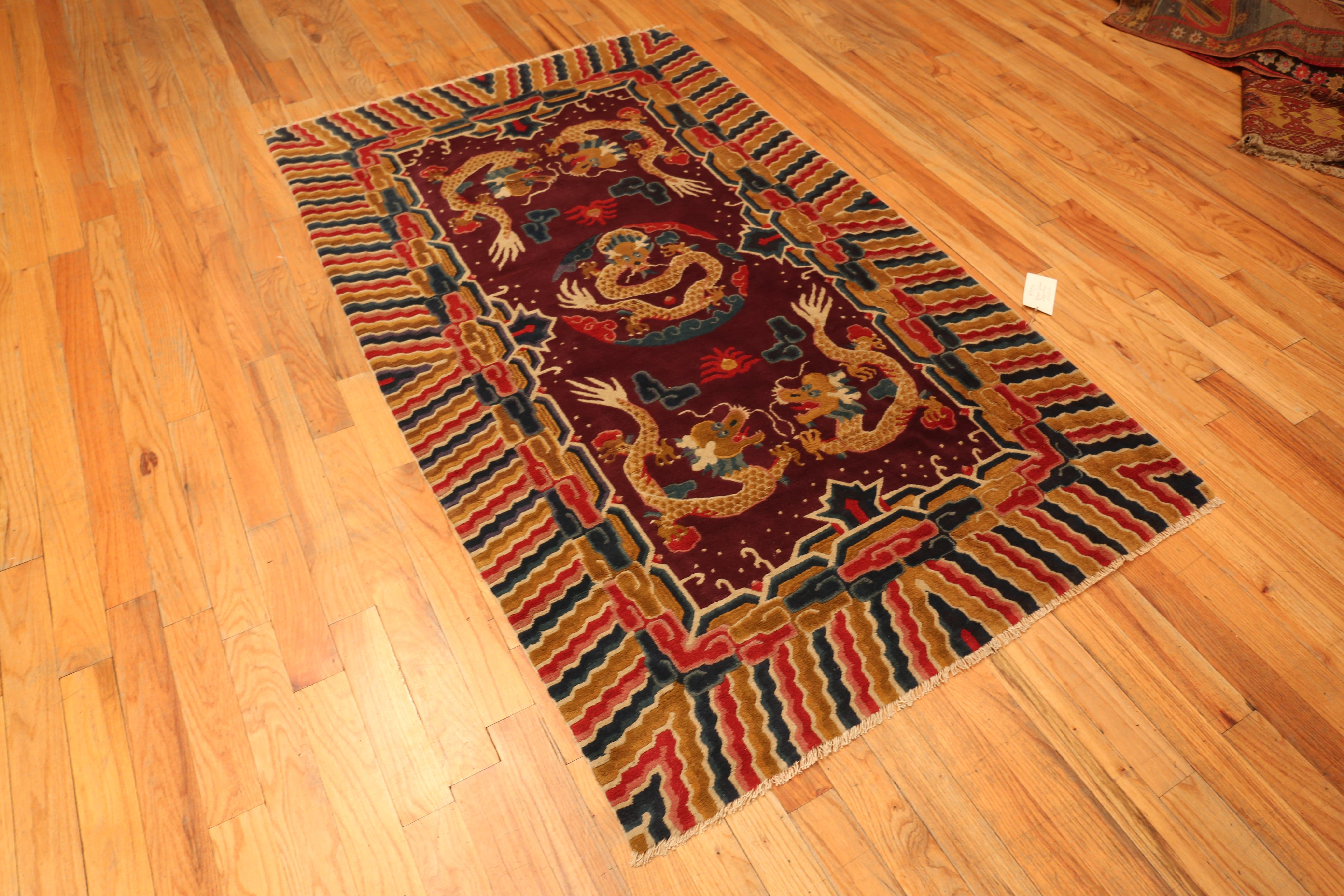 Lila Antiker Chinesischer Drachen Design Teppich, Herkunftsland: China, Entstehungszeit: 1900