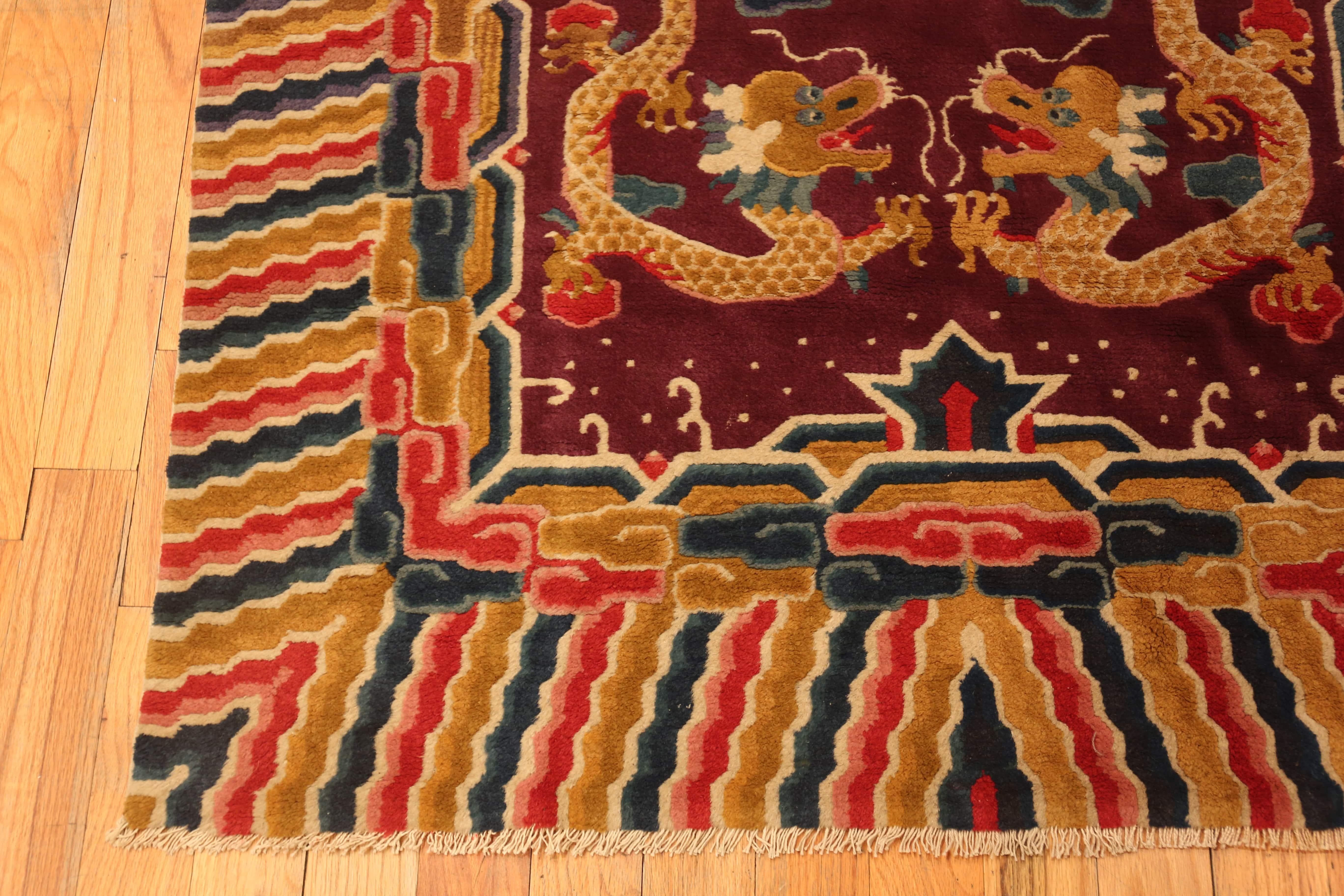 Nazmiyal Collection lila chinesischen Drachen Design Teppich 4 ft 4 in x 7 ft (Chinese Chippendale) im Angebot