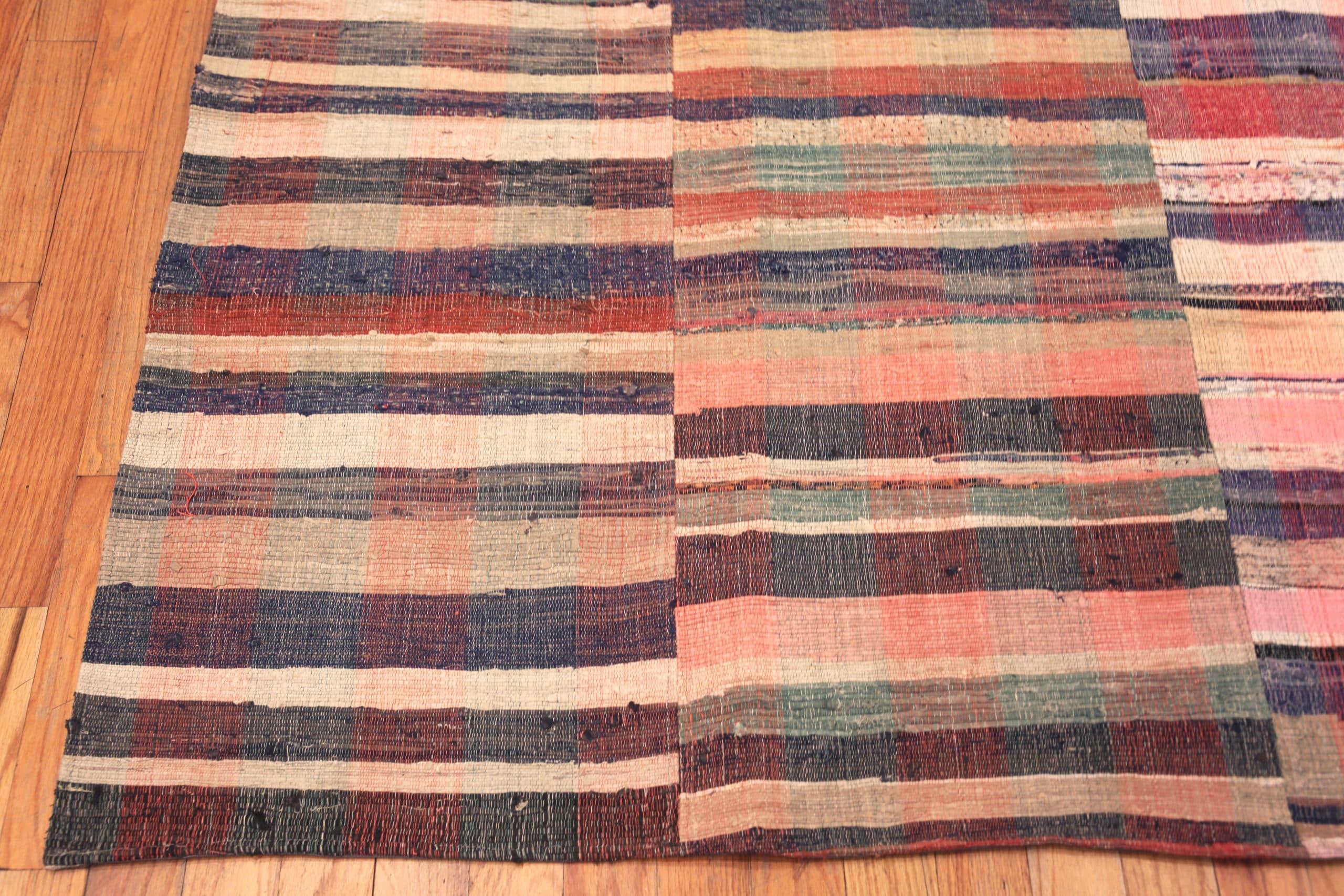 Moderner lilafarbener Rag-Teppich der Nazmiyal-Kollektion. 9 ft 2 in x 12 ft (Handgeknüpft) im Angebot