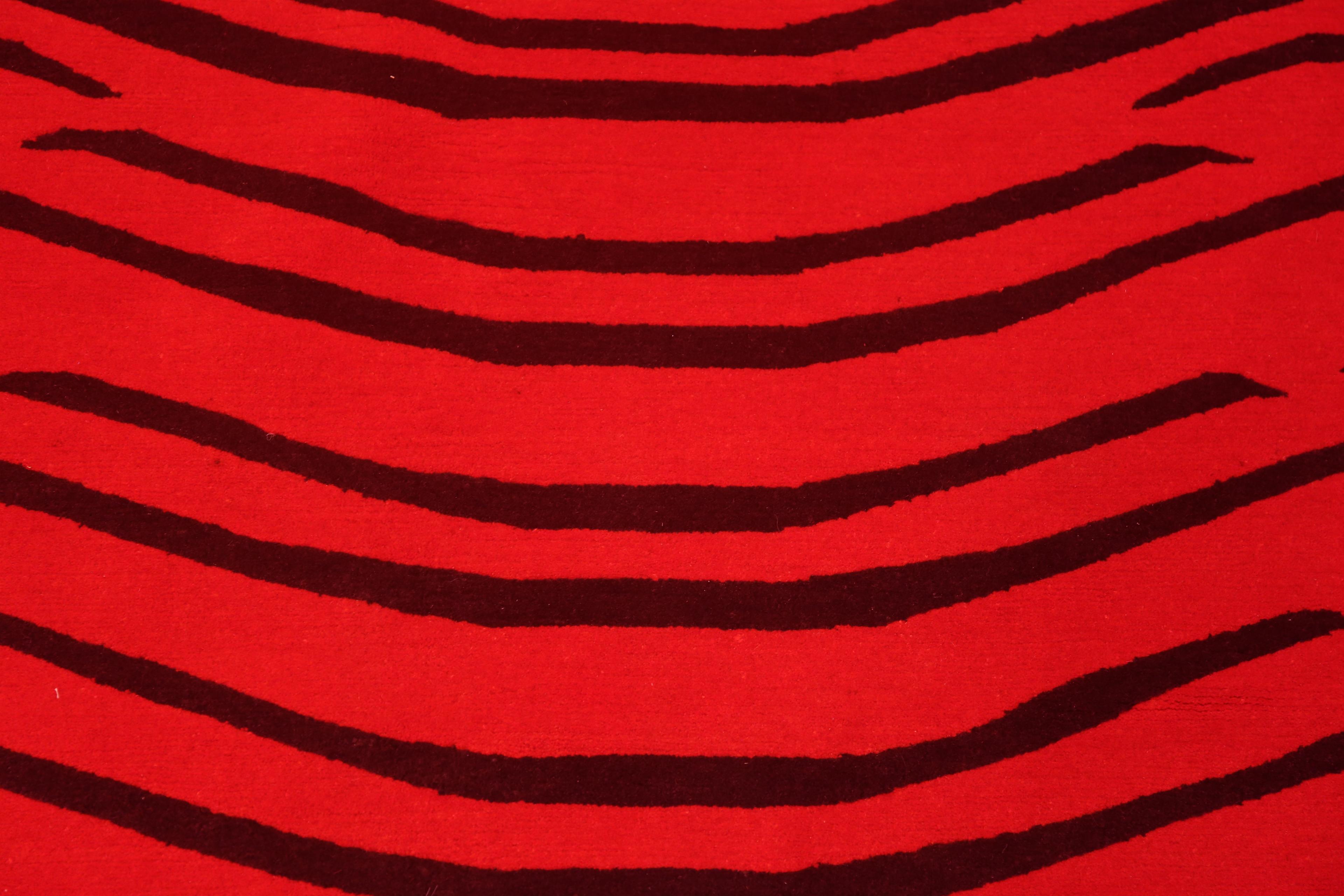Noué à la main Nazmiyal Collection Rouge et Noir Tapis Artistic Modern Design Tiger 5'1