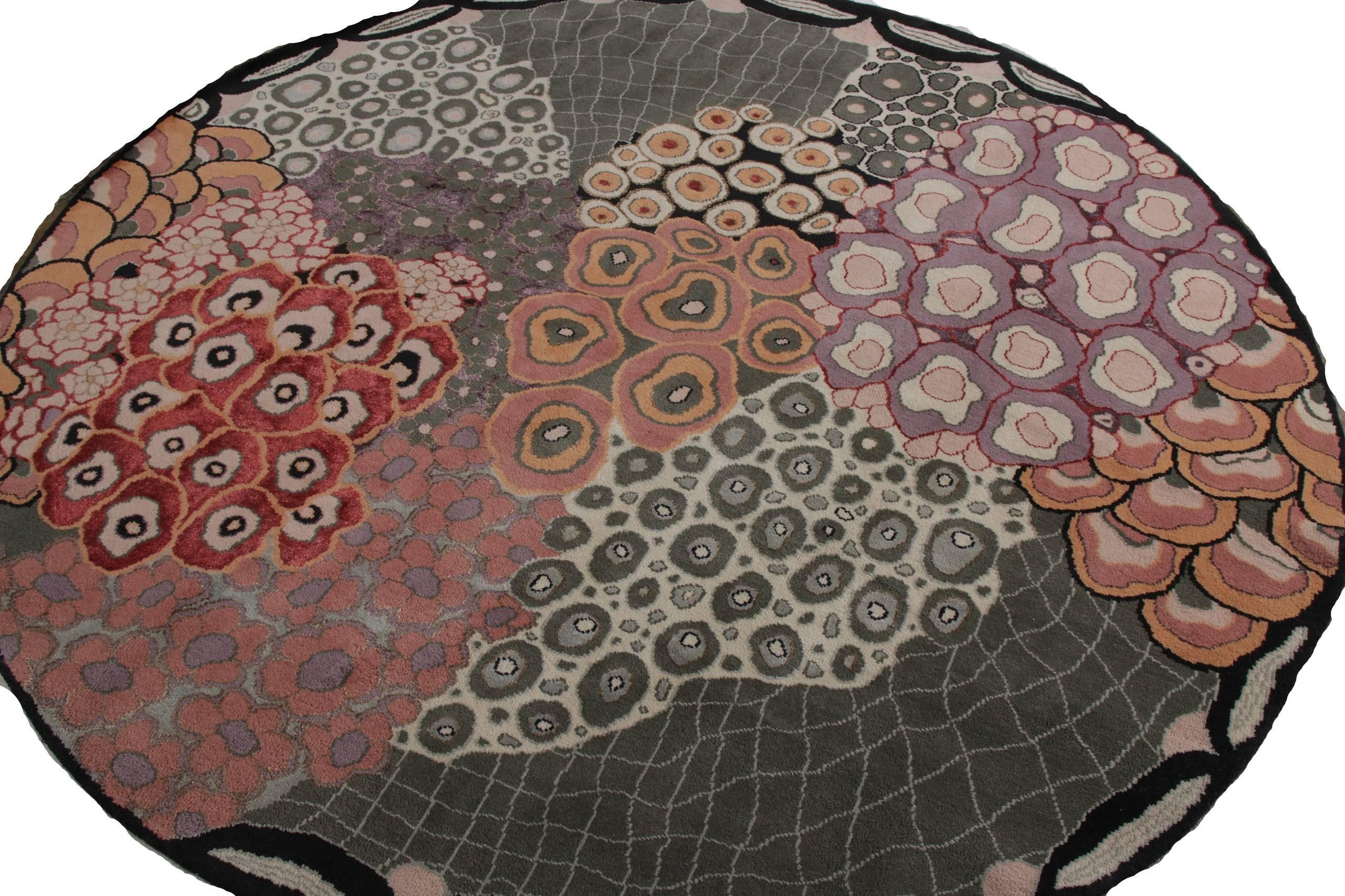 Beautiful Round Colorful Mid Century Modern Rug. Country of Origin: India/ Circa Date: Modern - Size: 8 ft x 8 ft (2.43 m x 2.43m)
 