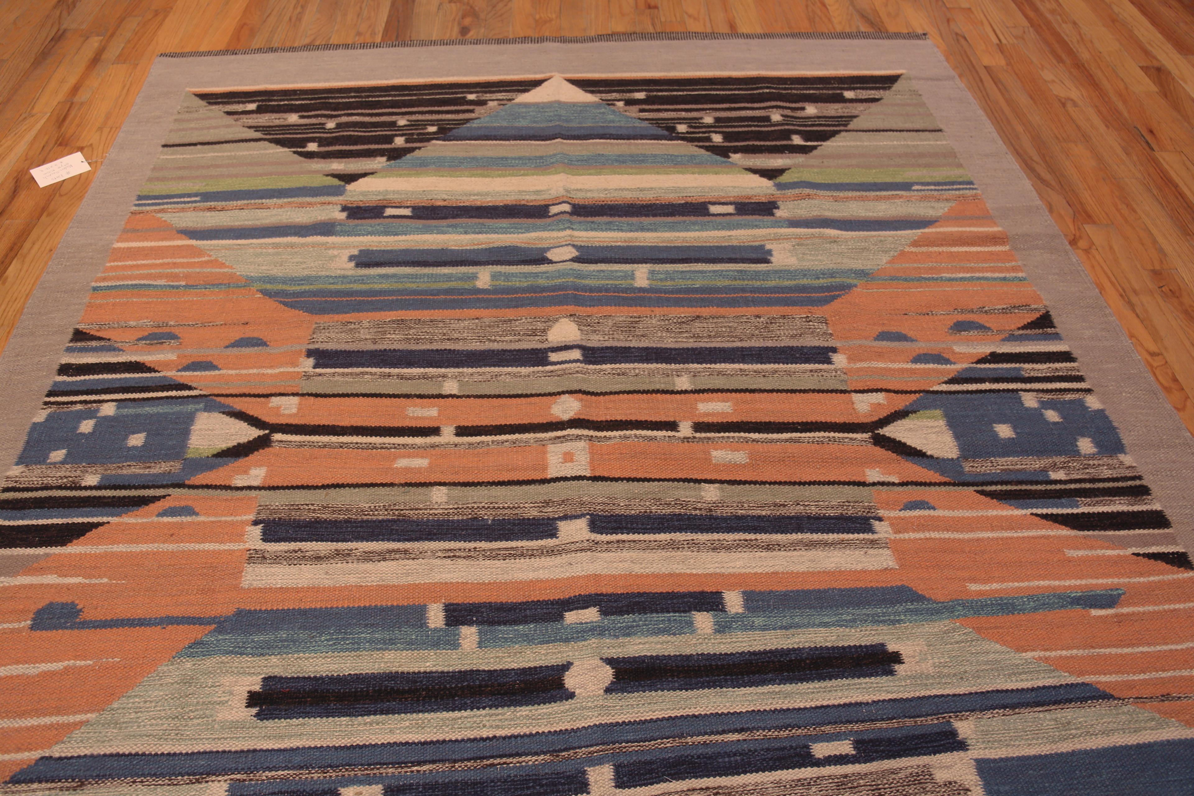 Nazmiyal Collection Rustic Geometric Swedish Inspired Modern Kilim Rug 8' x 10' In New Condition For Sale In New York, NY