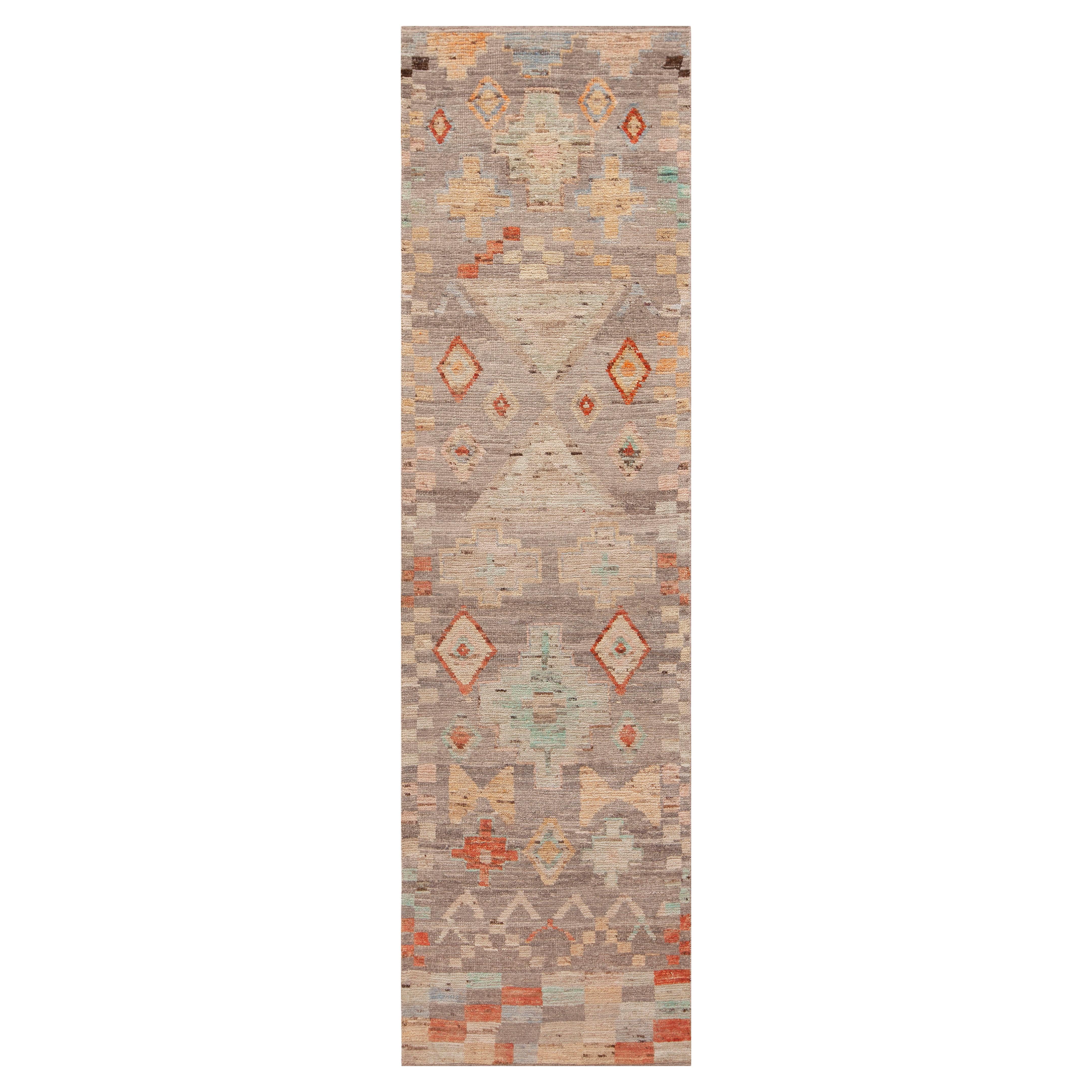 Tapis de couloir de la collection Nazmiyal à motif tribal rustique 2'8" x 9'7"