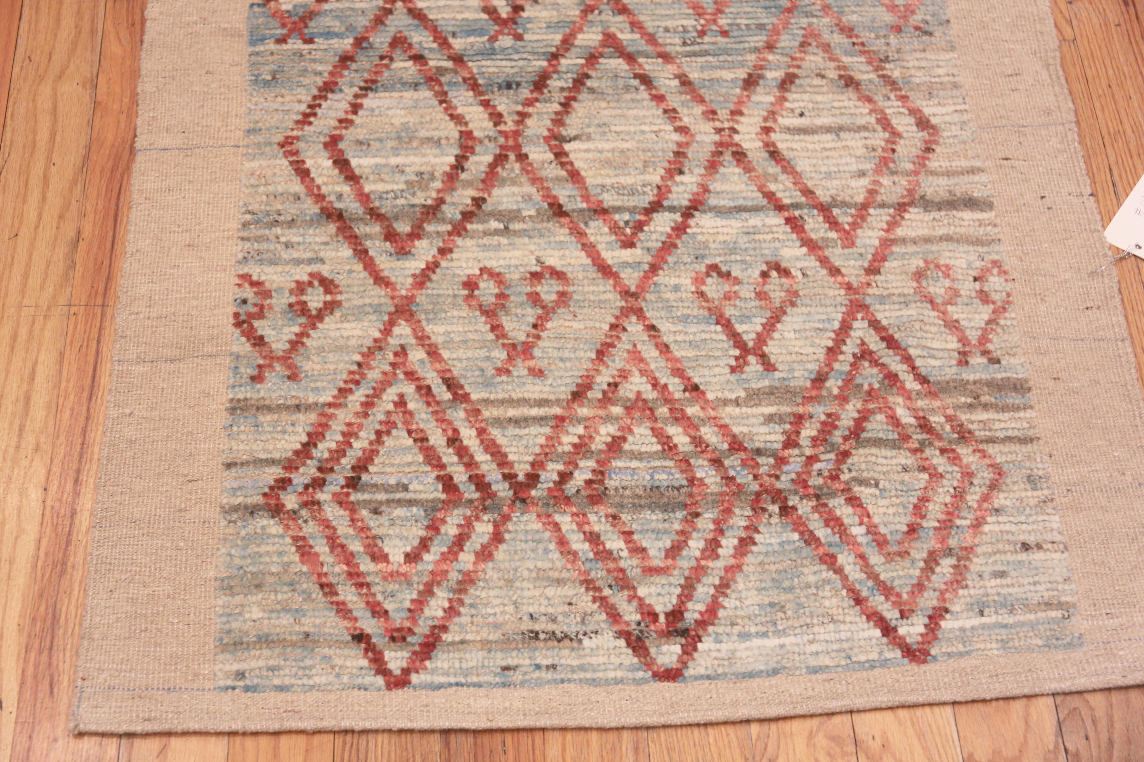 Nazmiyal Collection Rustic Tribal Geometric Diamond Pattern Runner Rug 3' x 9'9