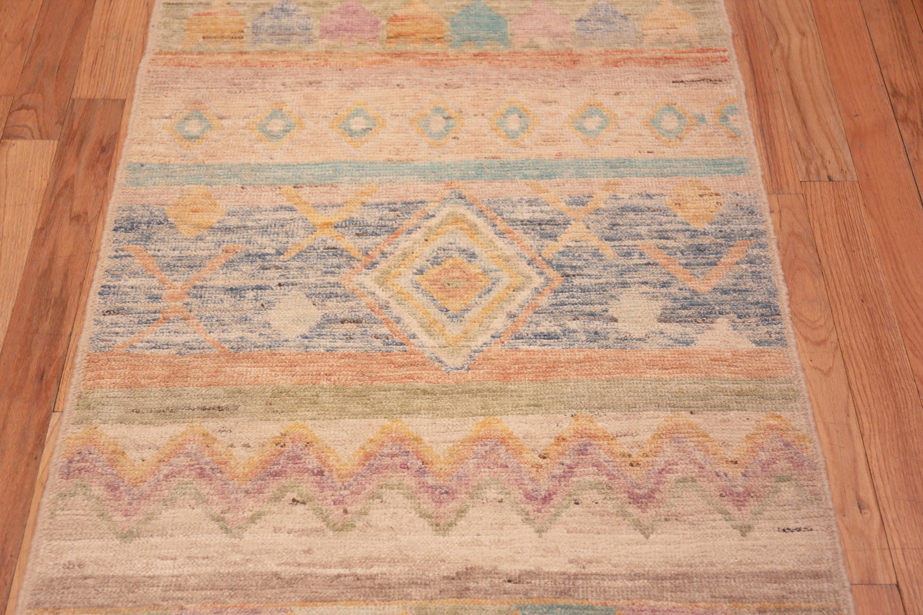 Centrasiatique Collection Nazmiyal, tapis de course géométrique, tribal et rustique, 3' x 9'10