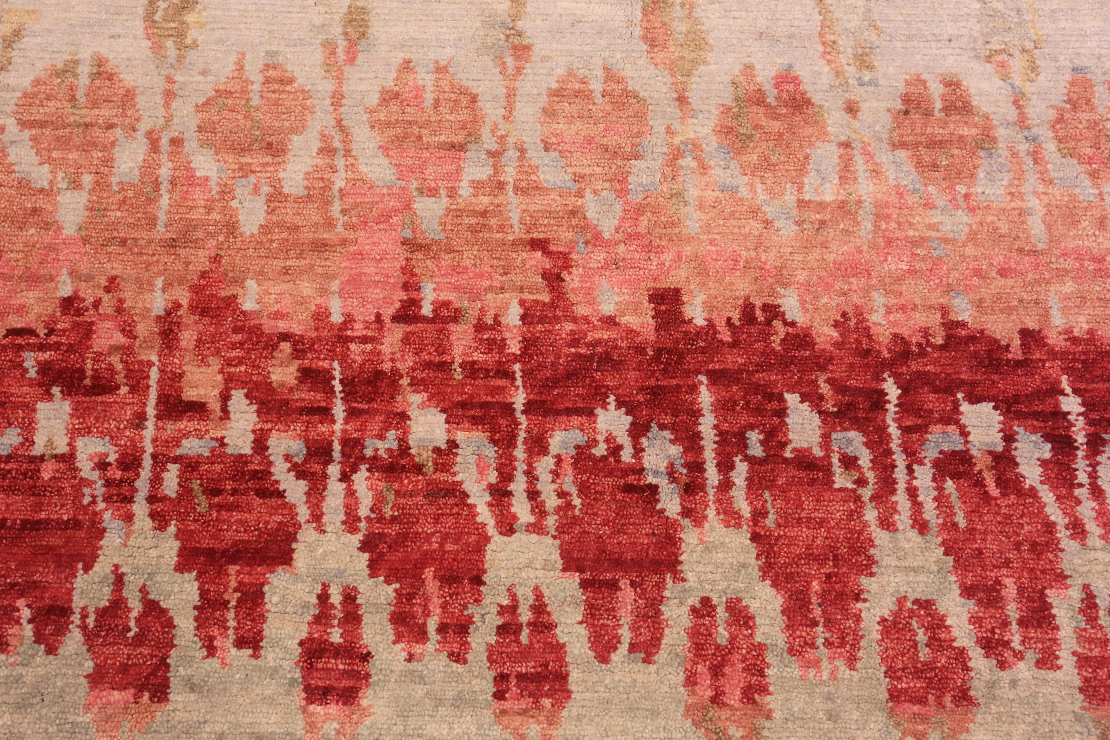 Nazmiyal Collection Salmon Color Modern Boutique Area Rug. 8 ft x 10 ft In New Condition In New York, NY