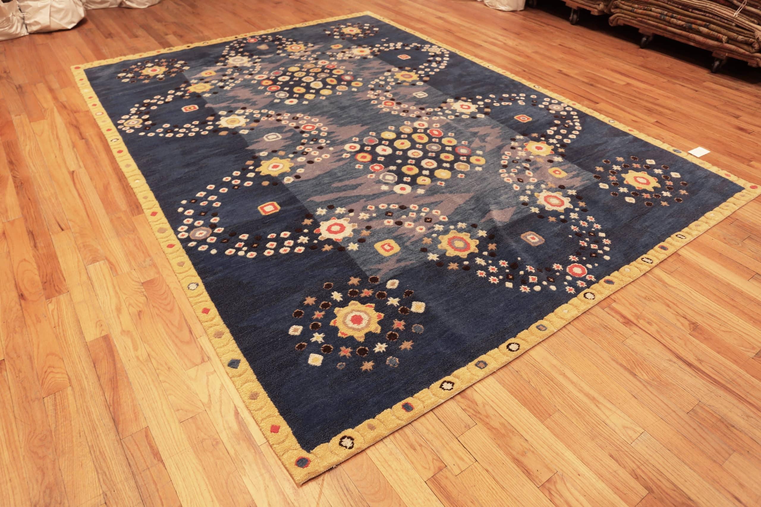 Nazmiyal Collection Silk And Wool Modern Swedish Inspired Rug 9' x 12' In New Condition In New York, NY