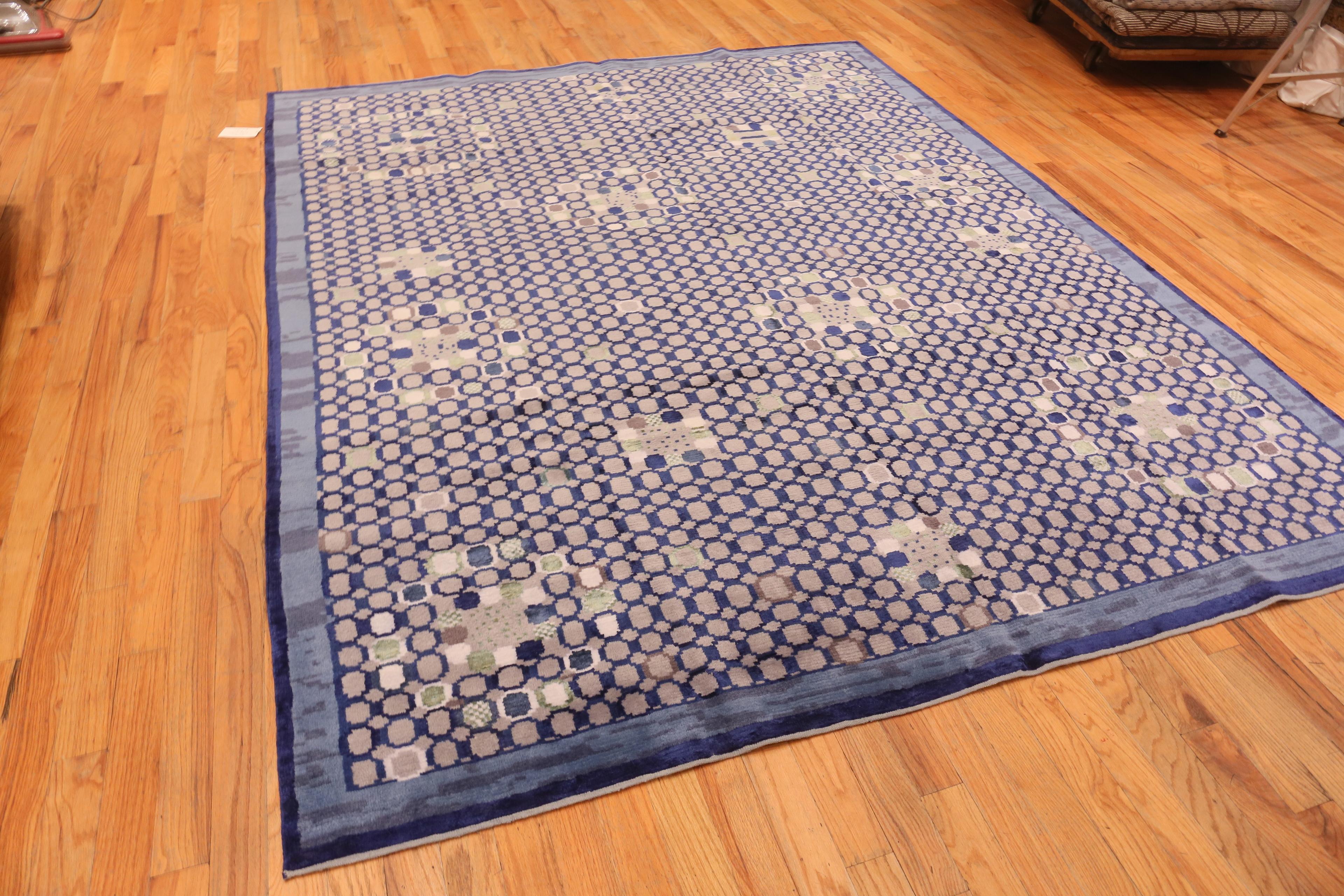 Hand-Woven Nazmiyal Collection Silk And Wool Modern Swedish Style Rug. 8 ft 4 in x 9 ft 12 