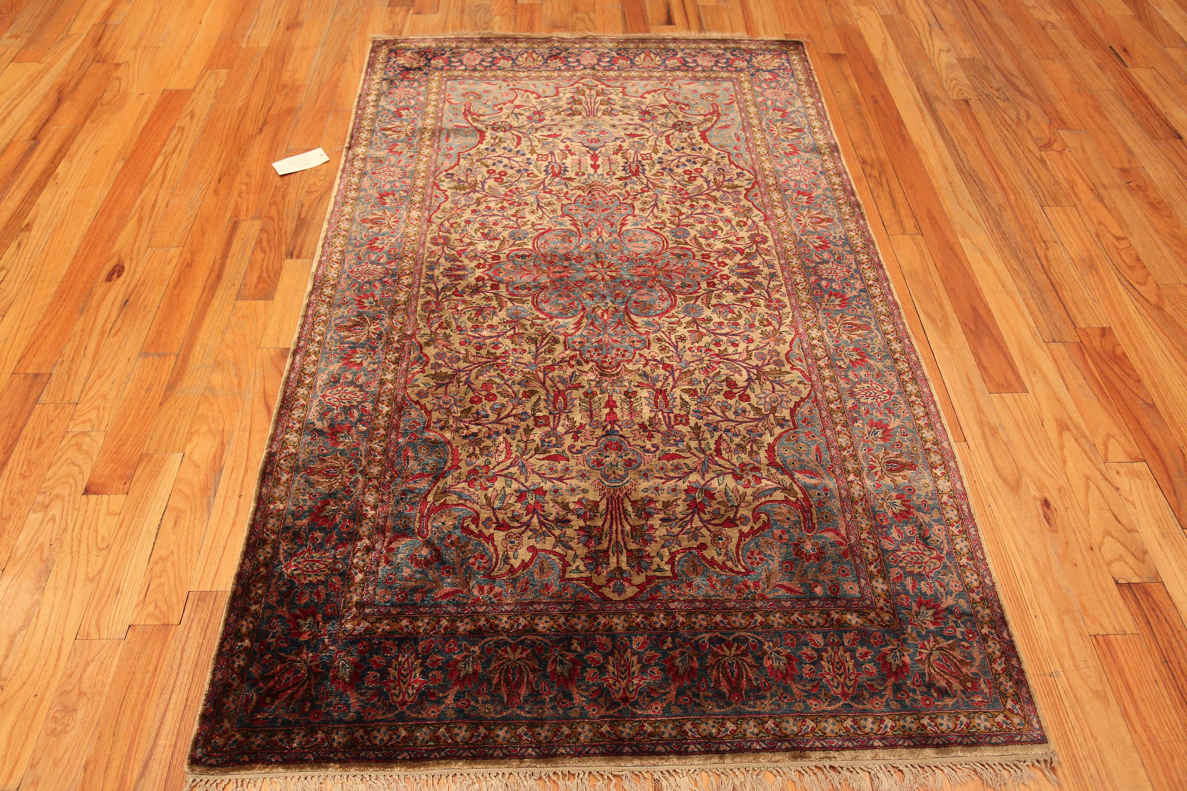 Silk Antique Persian Kashan Rug, Country of origin: Persia, Circa date: 1900. Size: 4 ft 3 in x 6 ft 11 in (1.3 m x 2.11 m)

