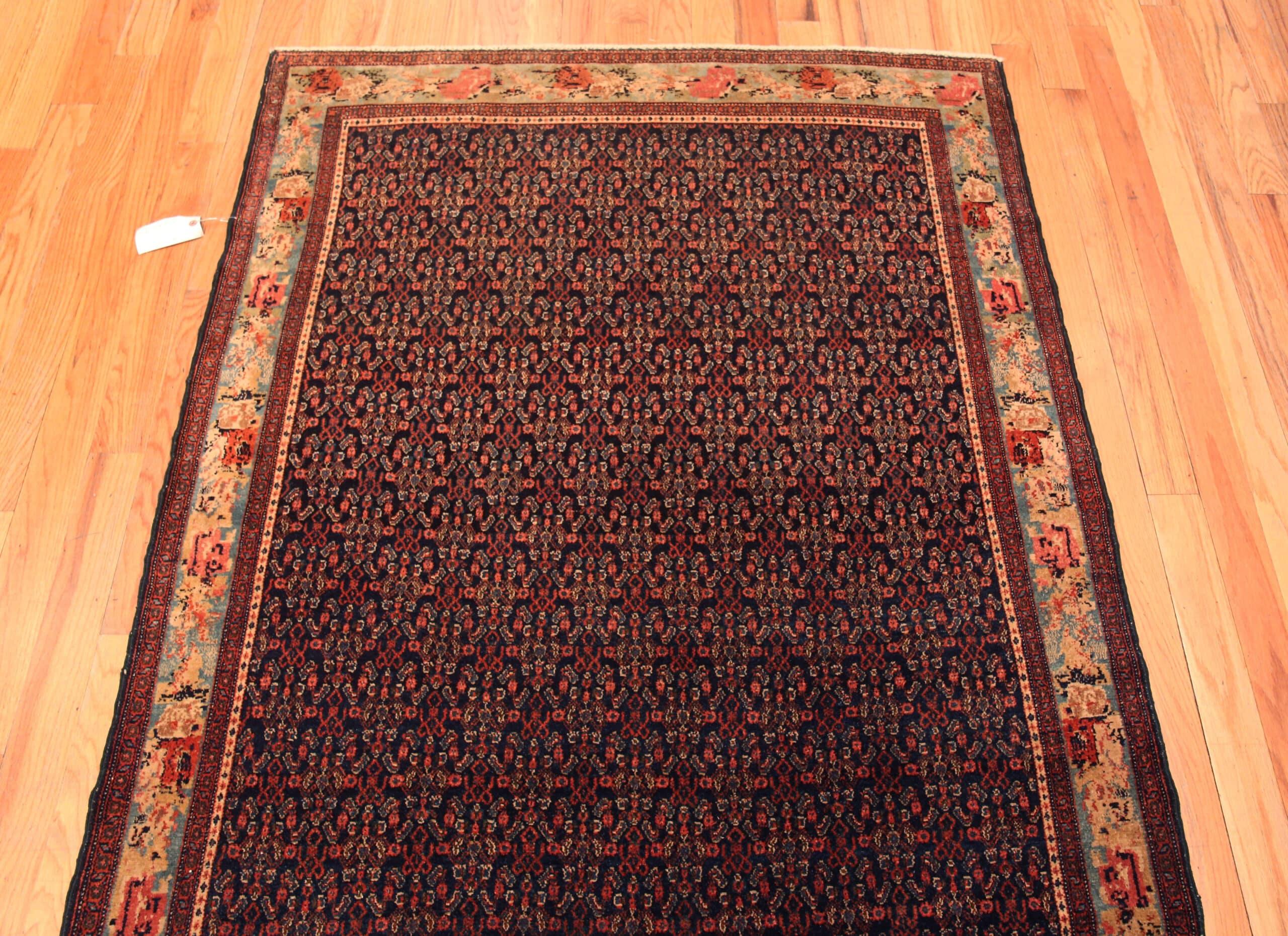 Fine Weave Small Antique Blue Herati Design Senneh Rug, Herkunftsland/Teppichart: Antiker Perserteppich, CIRCA Datum: Anfang 20. Jahrhundert
