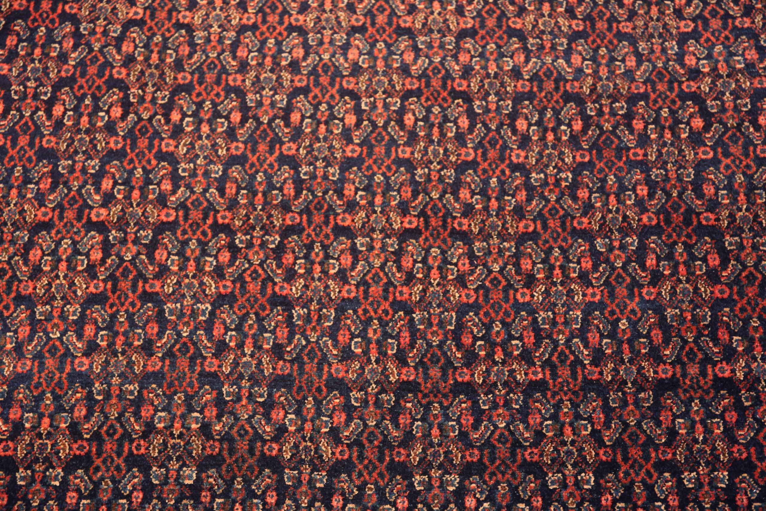 Nazmiyal Collection Klein Blau Herati Senneh Teppich 4 ft 6 in x 6 ft 7 in (20. Jahrhundert) im Angebot
