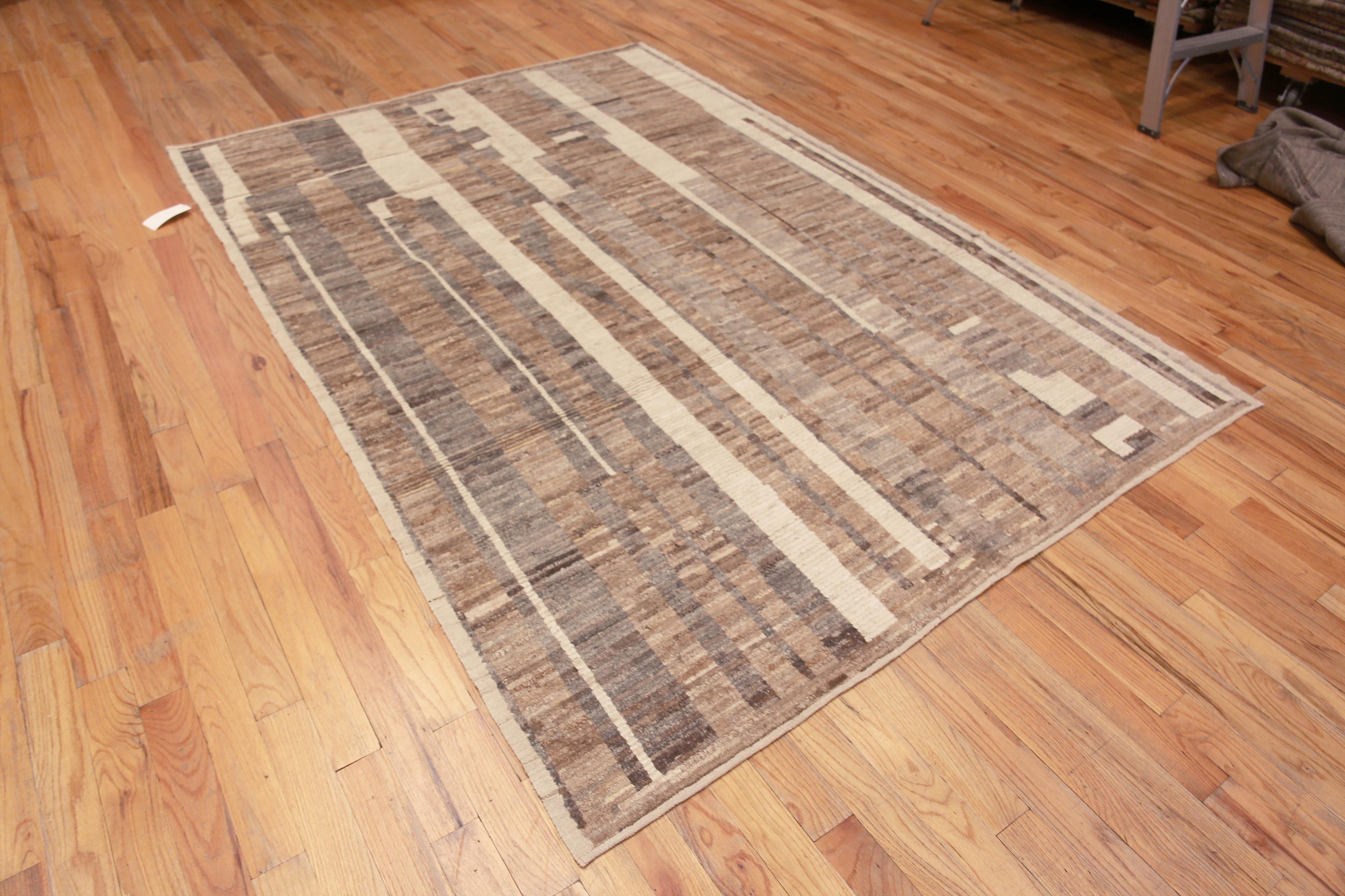Nazmiyal Collection Soft Neutral Color Tribal Geometric Modern Rug 6'7