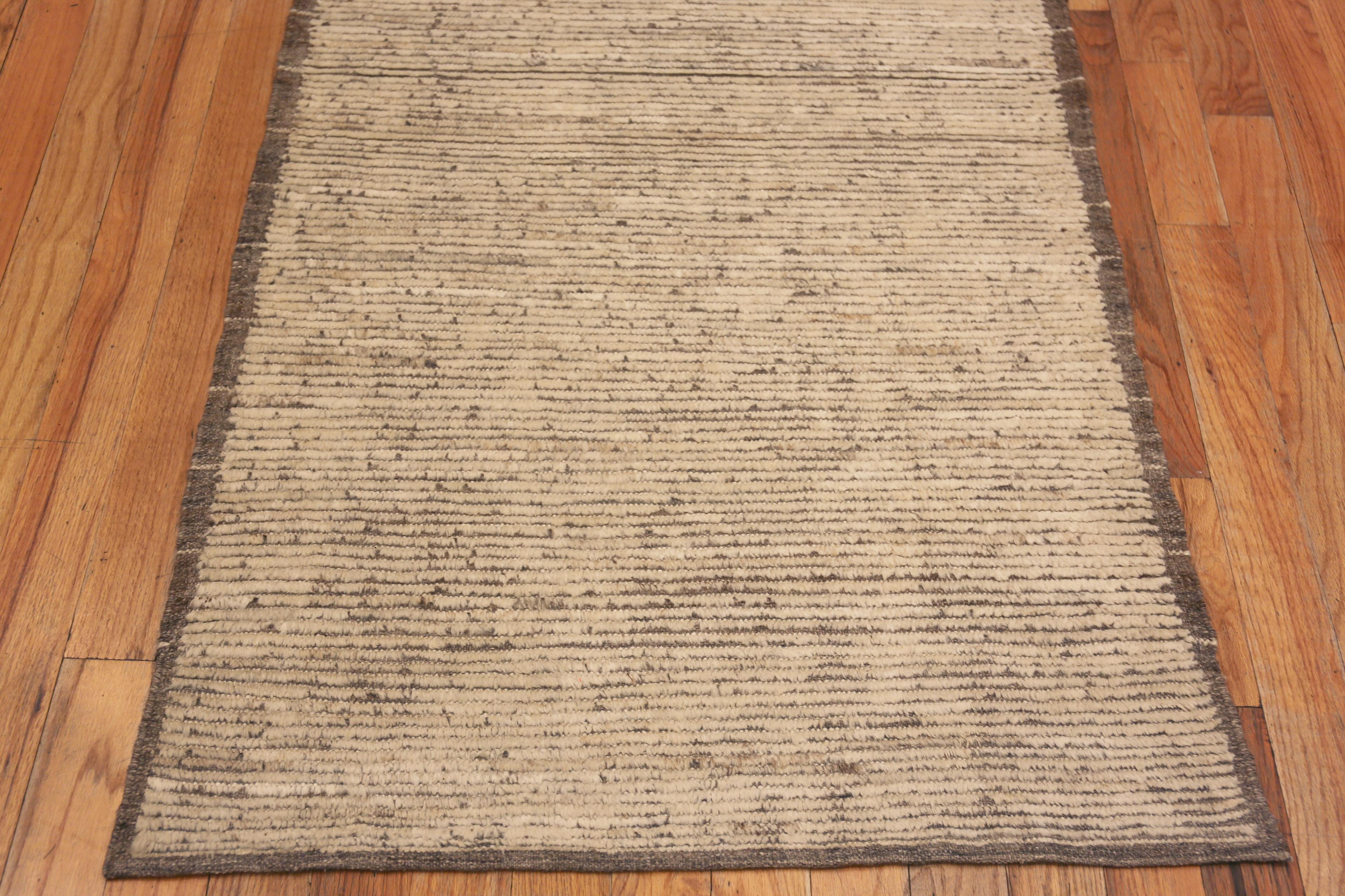 Central Asian Nazmiyal Collection Solid Abstract Ivory Modern Hallway Runner Rug 3'2