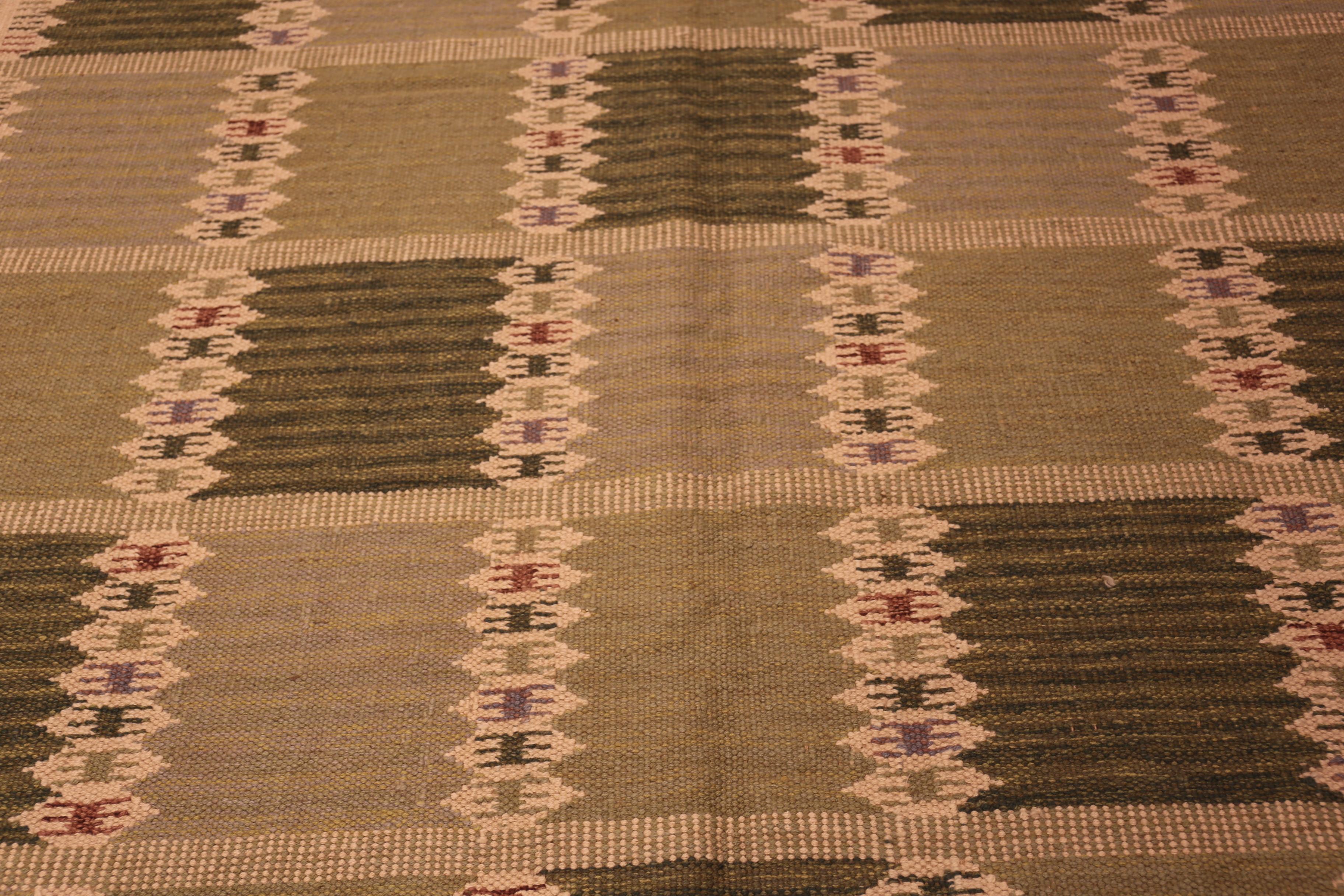 Nazmiyal Collection Tappeto Kilim Geometrico Svedese 8 ft 10 in x 12 ft In condizioni buone in vendita a New York, NY