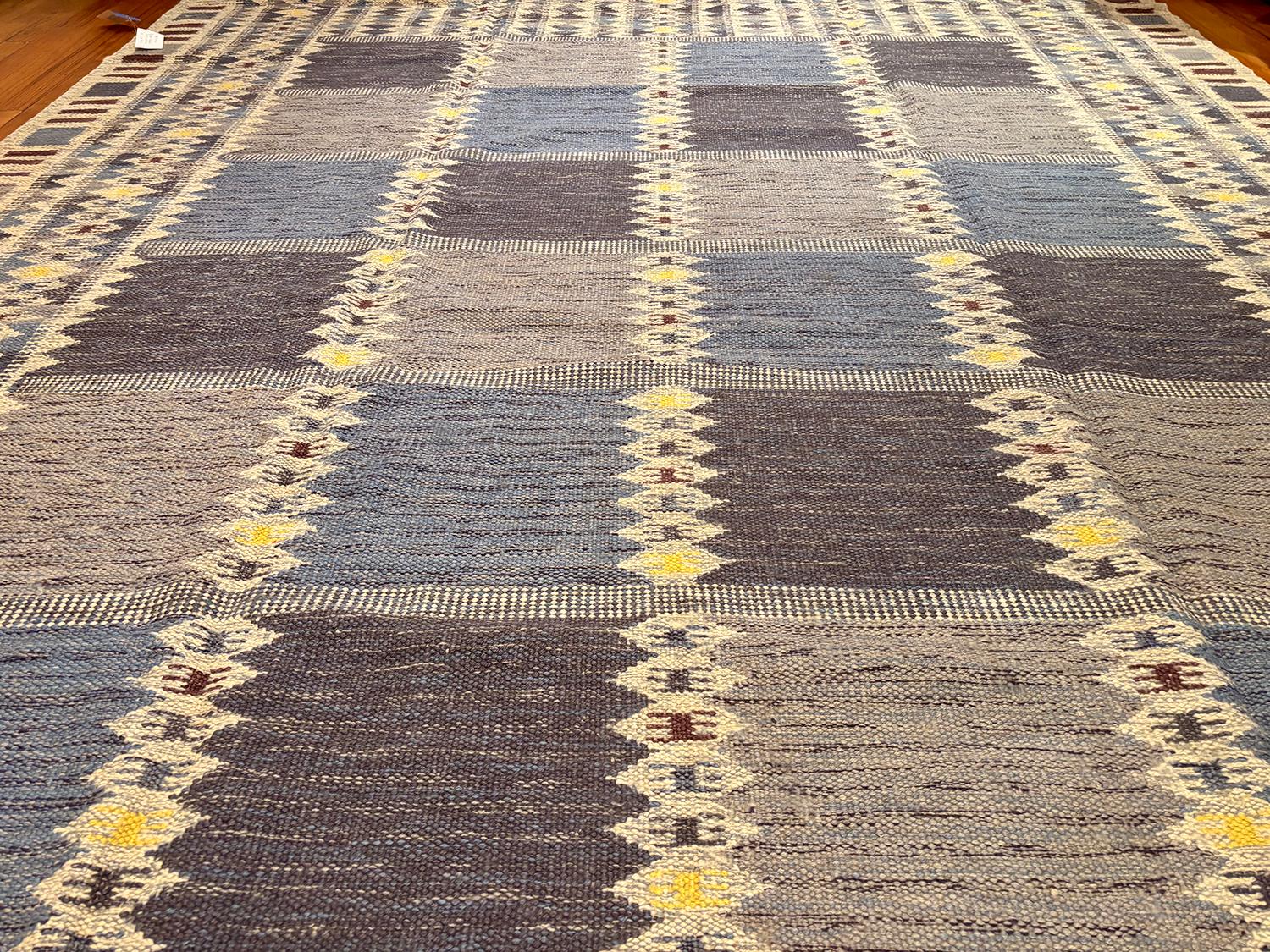 Scandinave moderne Collection Smiyal Collection Rug & Kilim moderne de style suédois 10 ft x 14 ft 3 in en vente