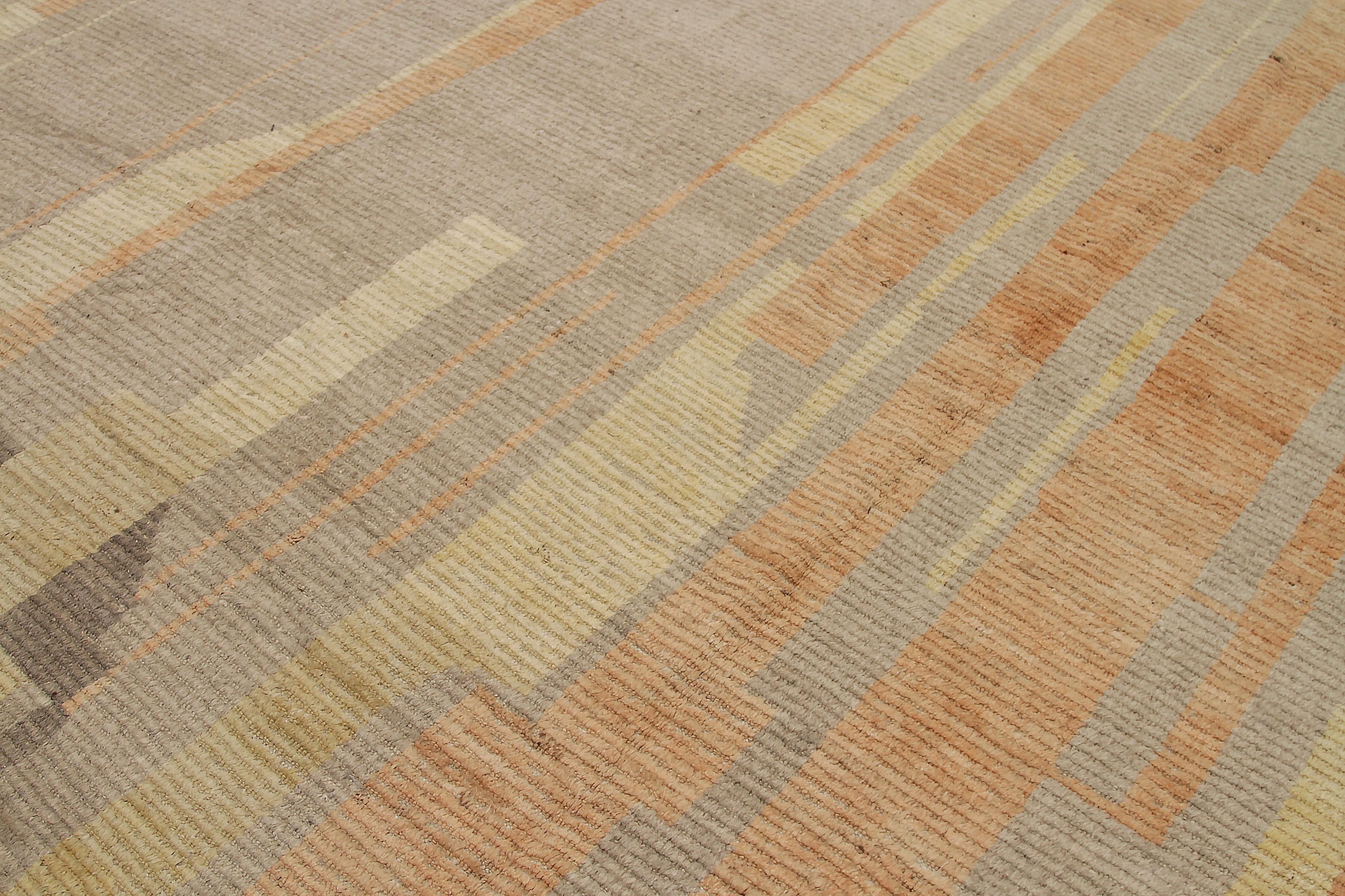 Hand-Knotted Nazmiyal Collection Taupe Modern Distressed Rug. 9 ft 4 in x 11 ft 9 in
