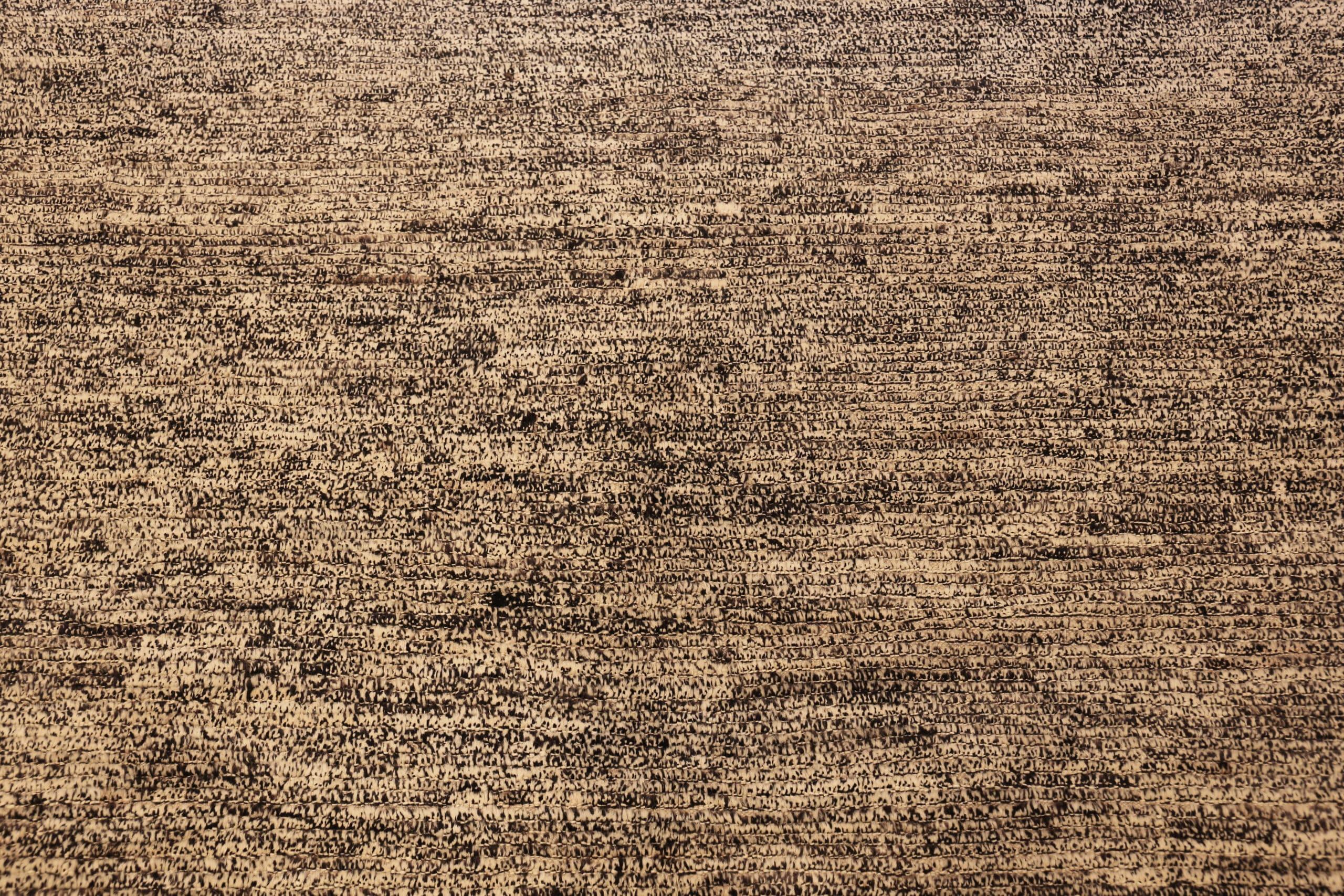 Textured Beige Modern Distressed Rug, Pays d'origine : Afghanistan, Date de création : Moderne. Taille : 2,9 m x 3,51 m (9 ft 6 in x 11 ft 6 in)
 