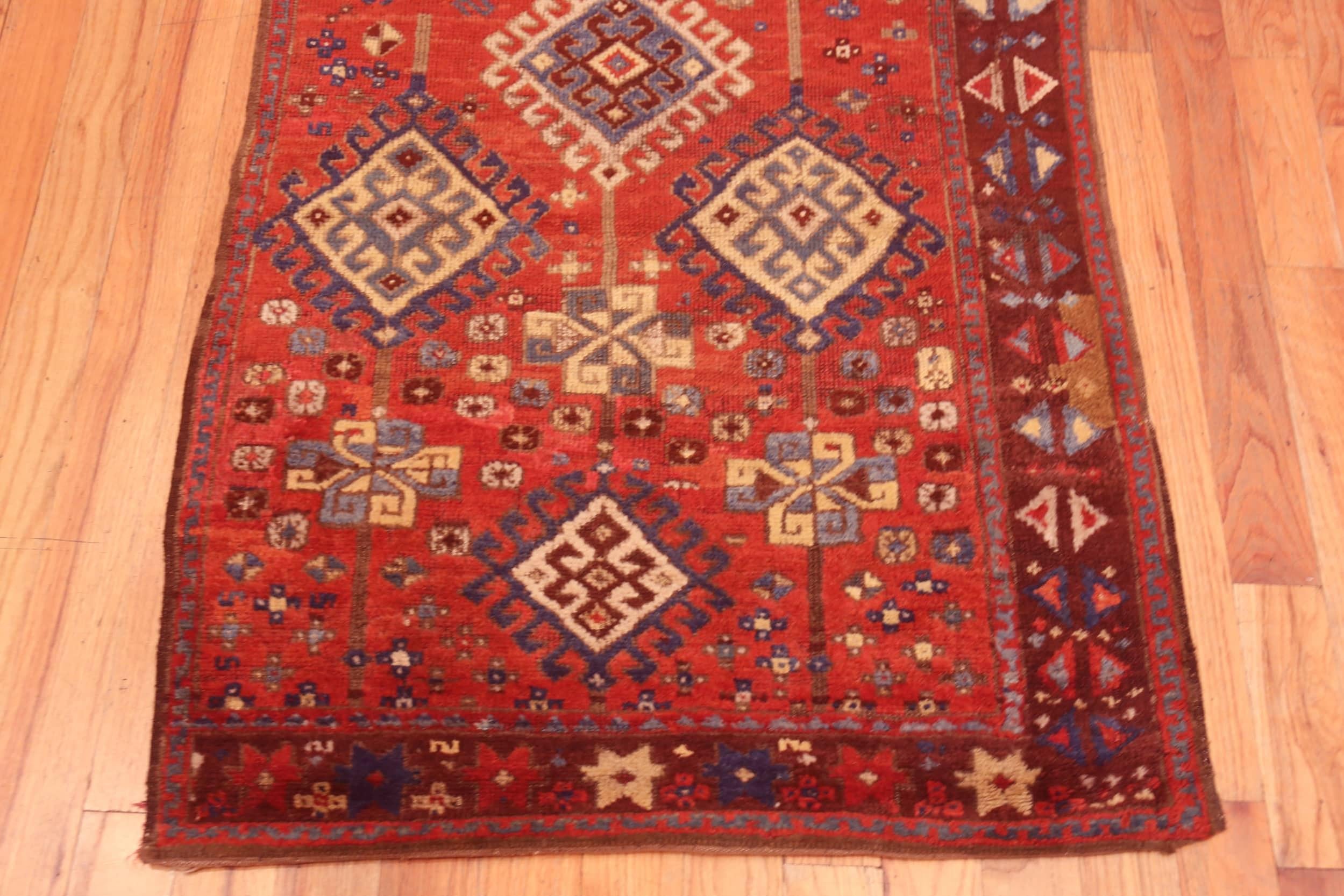 Nazmiyal Collection Tribal Anatolian Läufer Teppich 2 ft 11 in x 8 ft 4 in (Stammeskunst) im Angebot