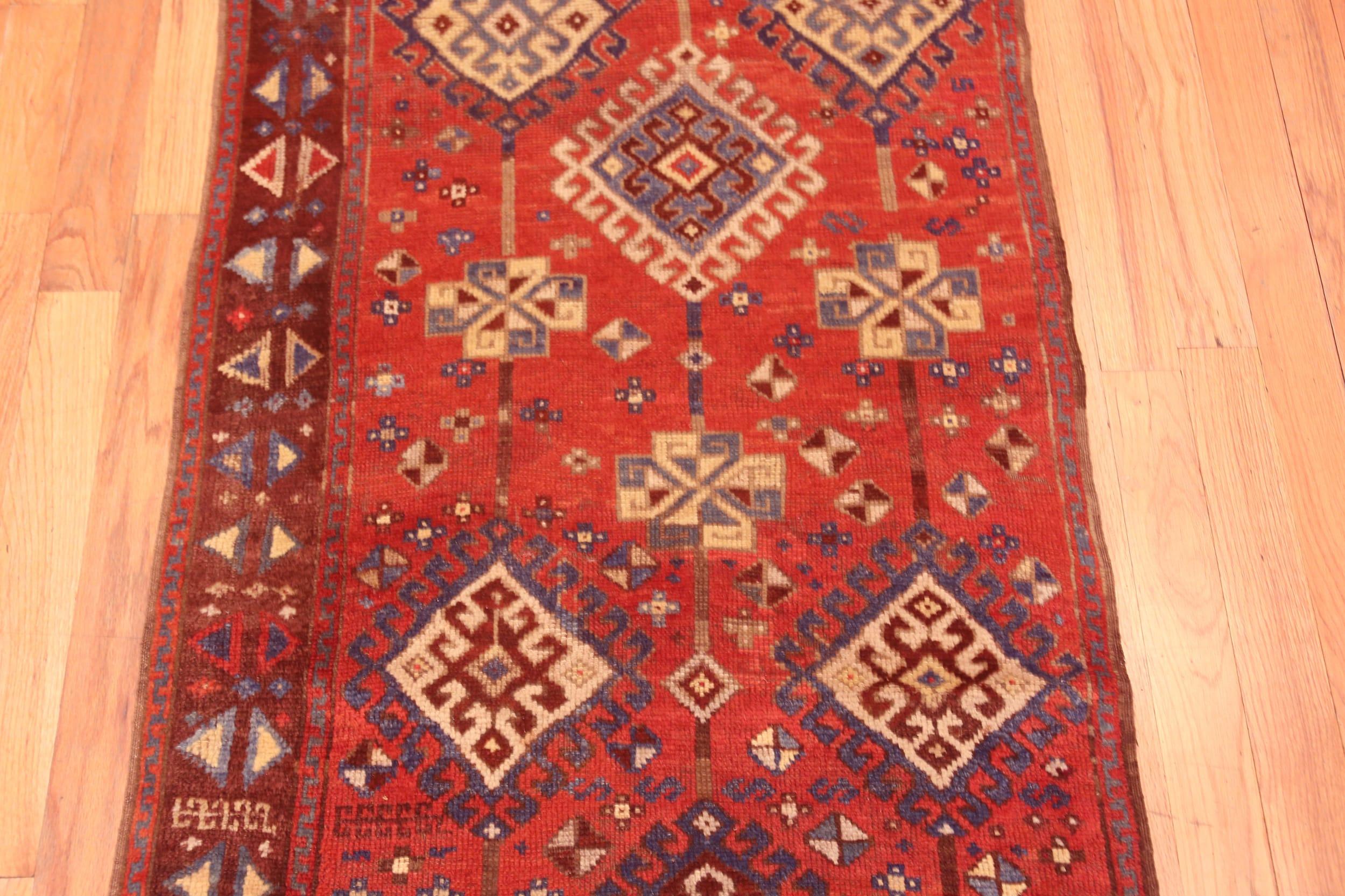 Nazmiyal Collection Tribal Anatolian Läufer Teppich 2 ft 11 in x 8 ft 4 in (Türkisch) im Angebot