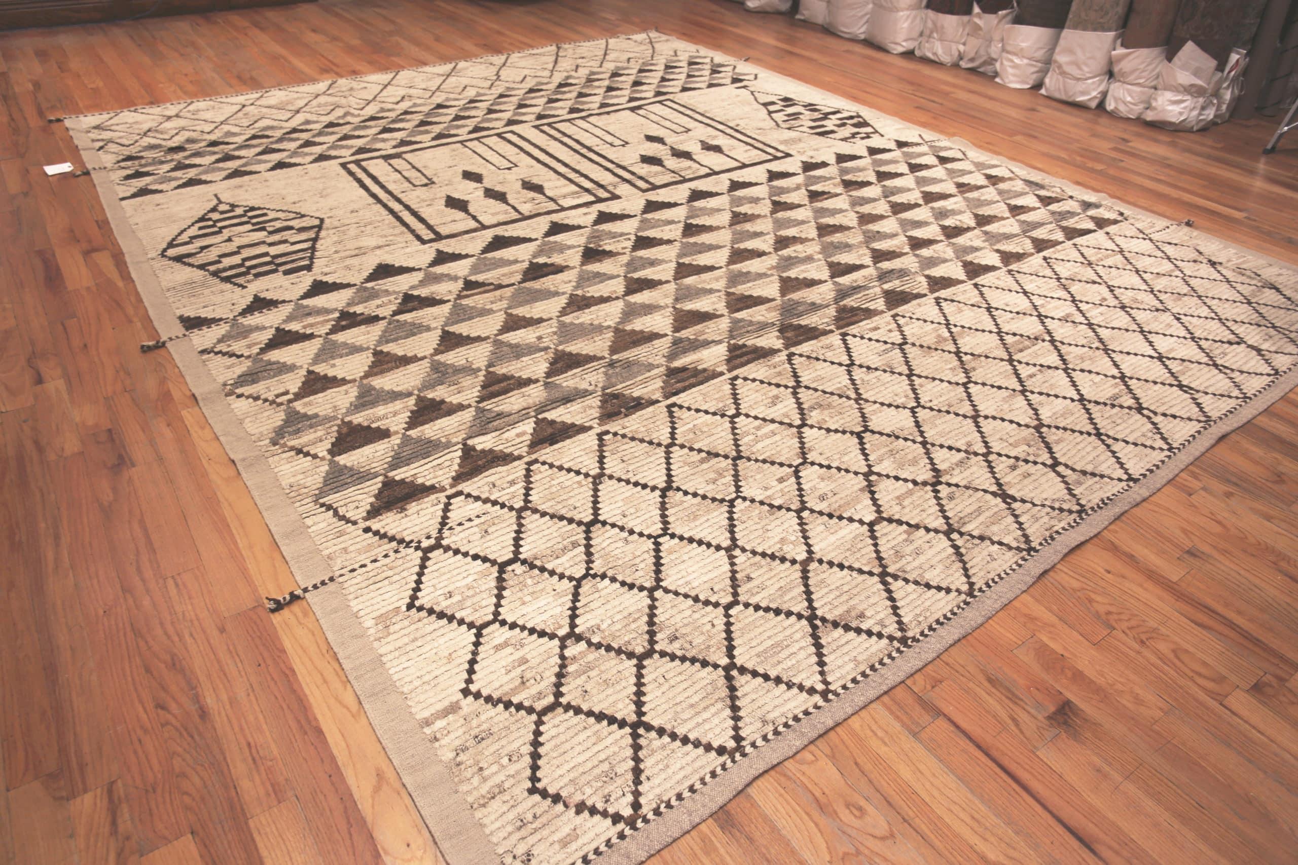 Hand-Knotted Nazmiyal Collection Tribal Berber Design Modern Rug. 12 ft 4 in x 15 ft 3 in For Sale