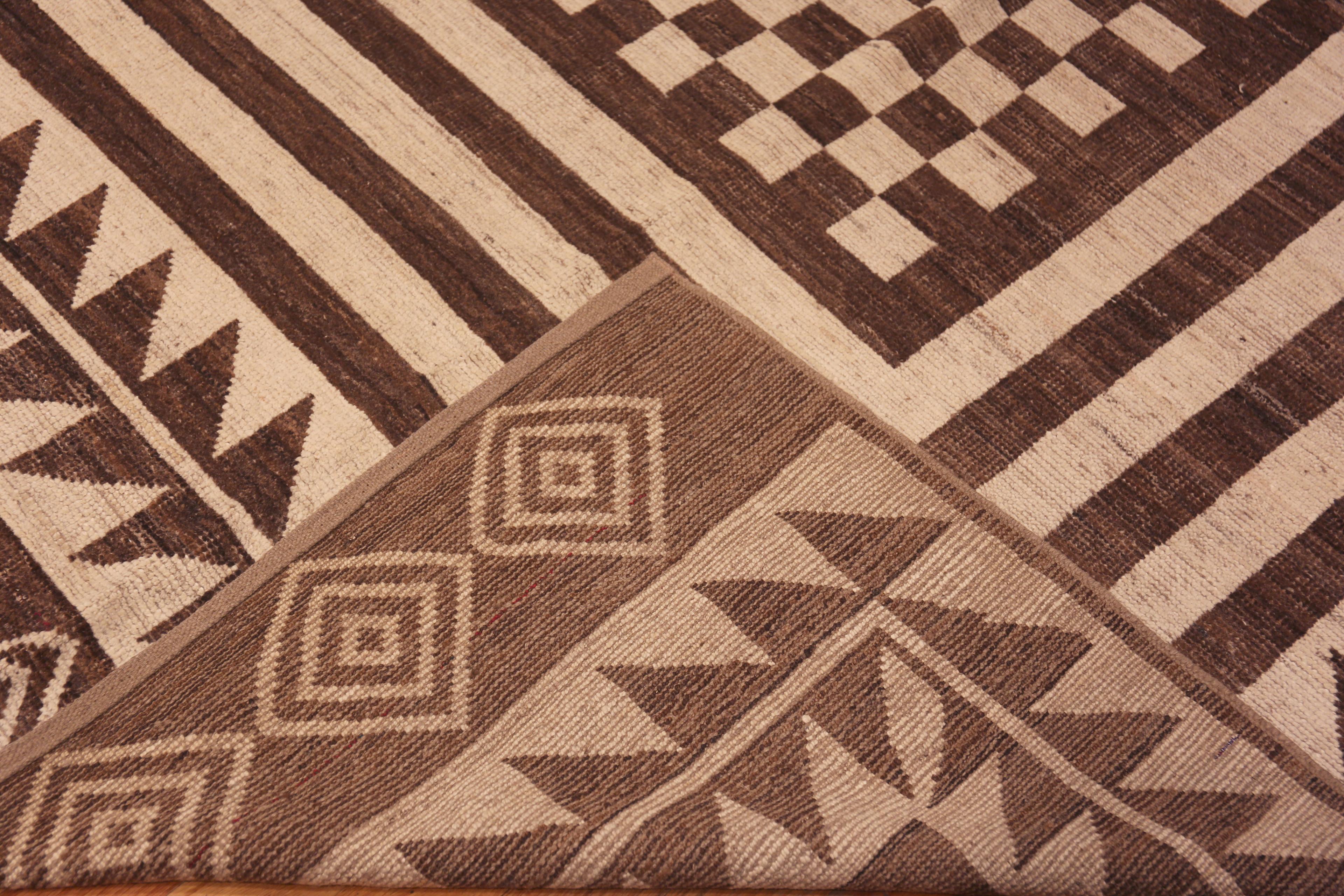 Moderner übergroßer Teppich in Übergröße aus der Nazmiyal Kollektion Tribal Geometric Design 15' x 23' im Angebot 1